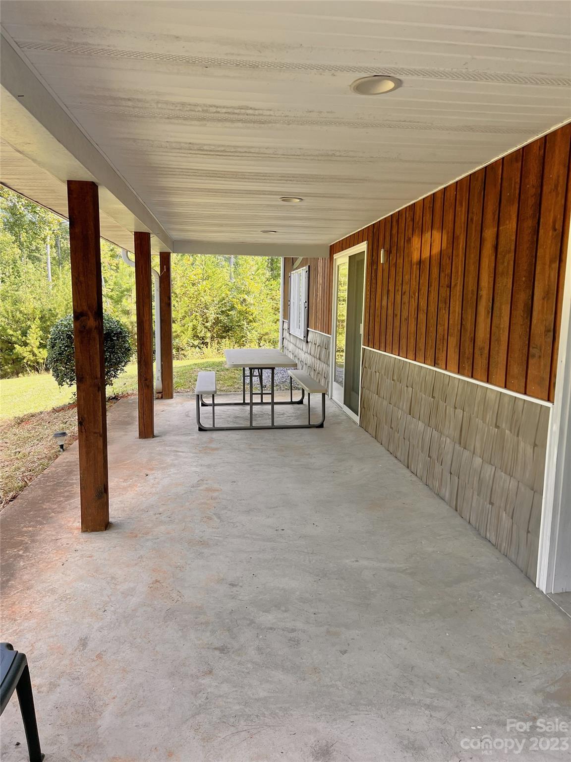 2673 Cove Road Property Photo 8