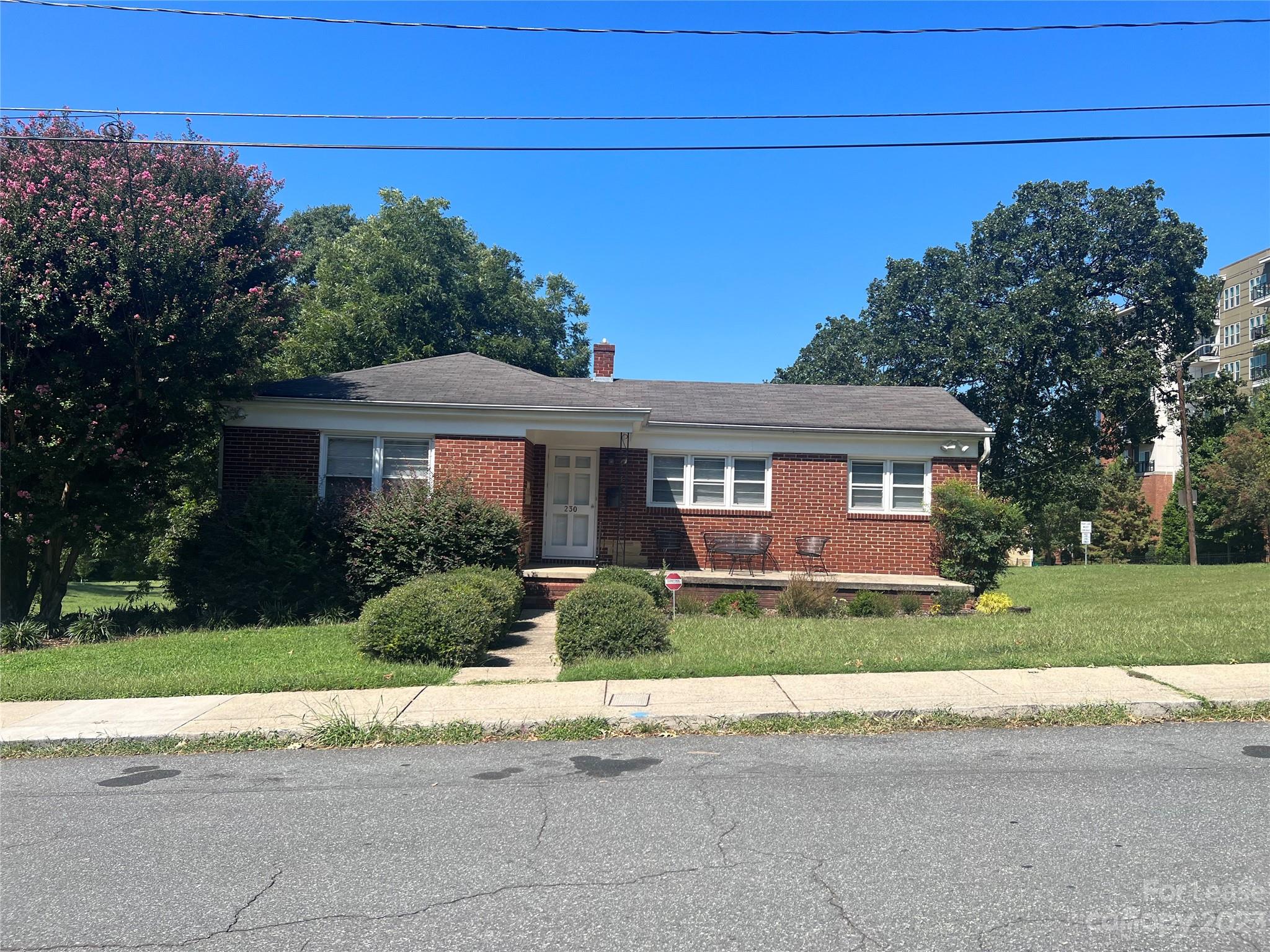 230 Victoria Avenue Property Photo 2