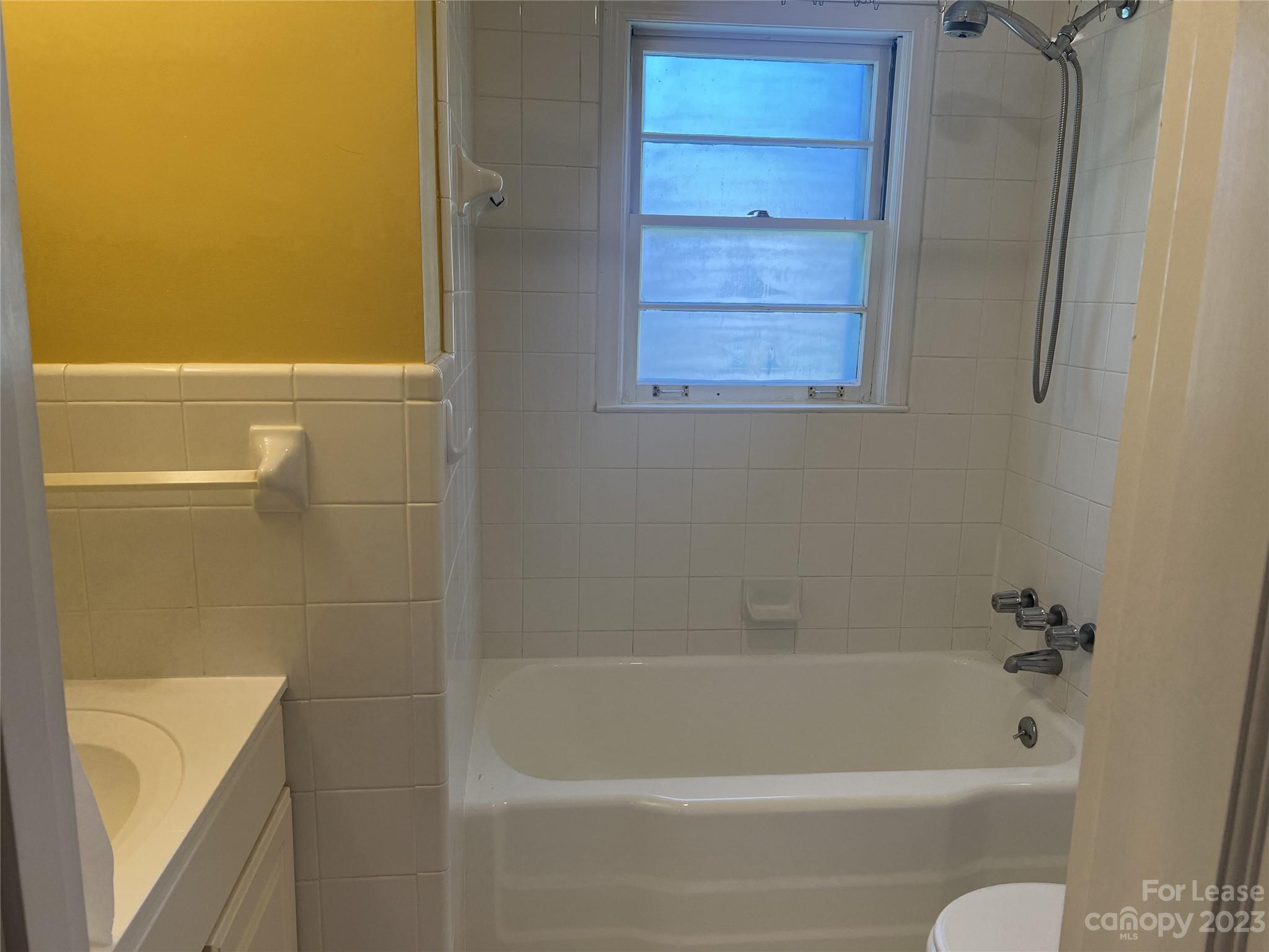 230 Victoria Avenue Property Photo 11