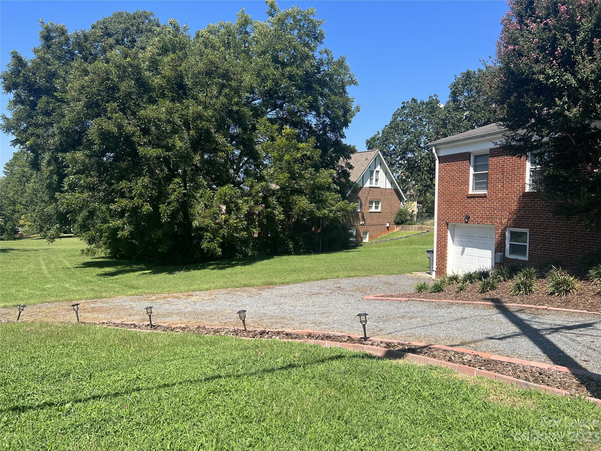 230 Victoria Avenue Property Photo 14