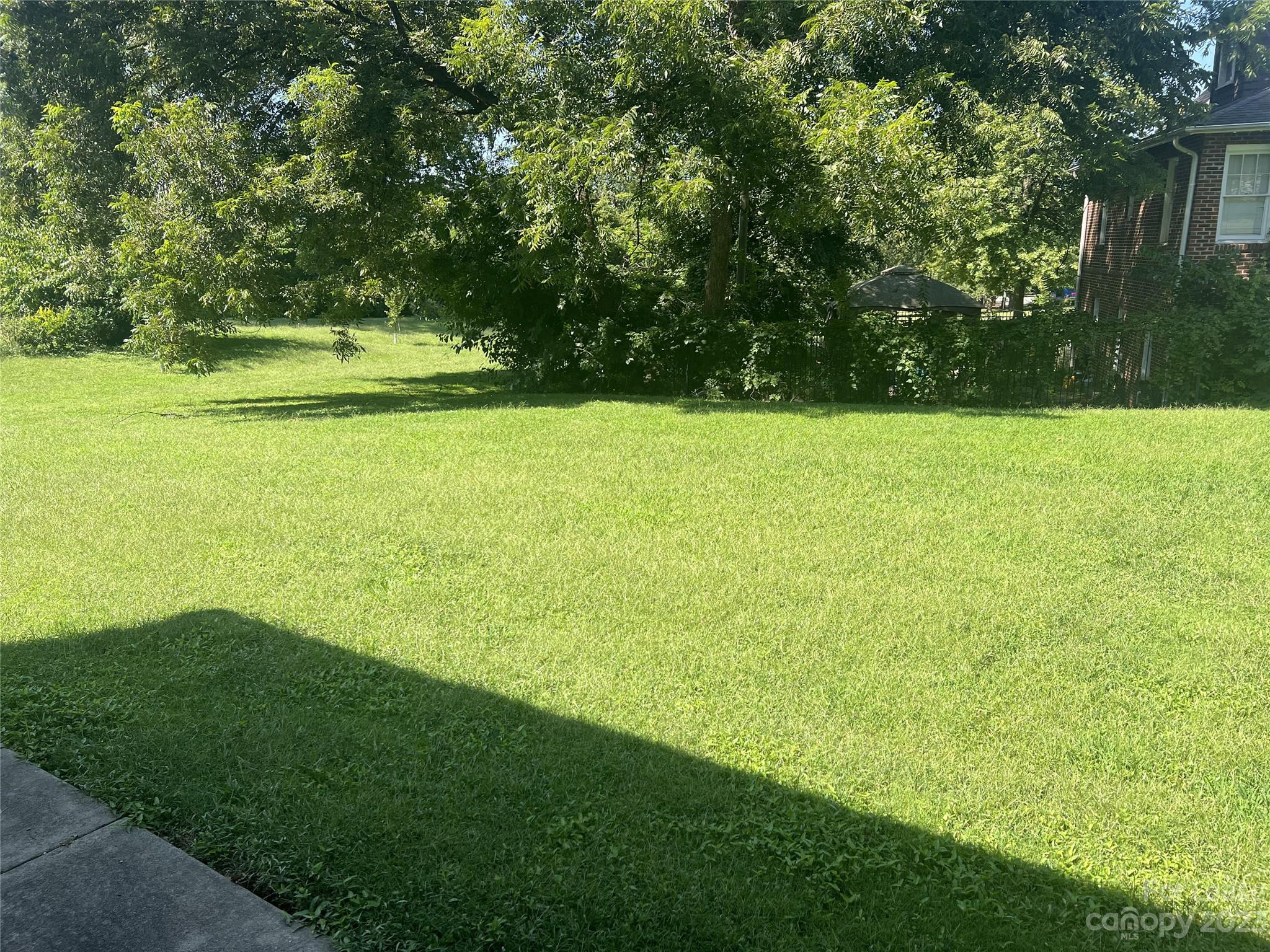 230 Victoria Avenue Property Photo 15