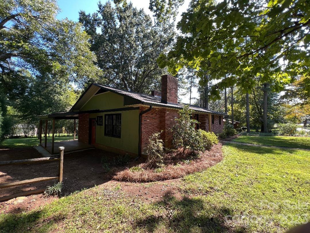 304 E Church Street Property Photo 6