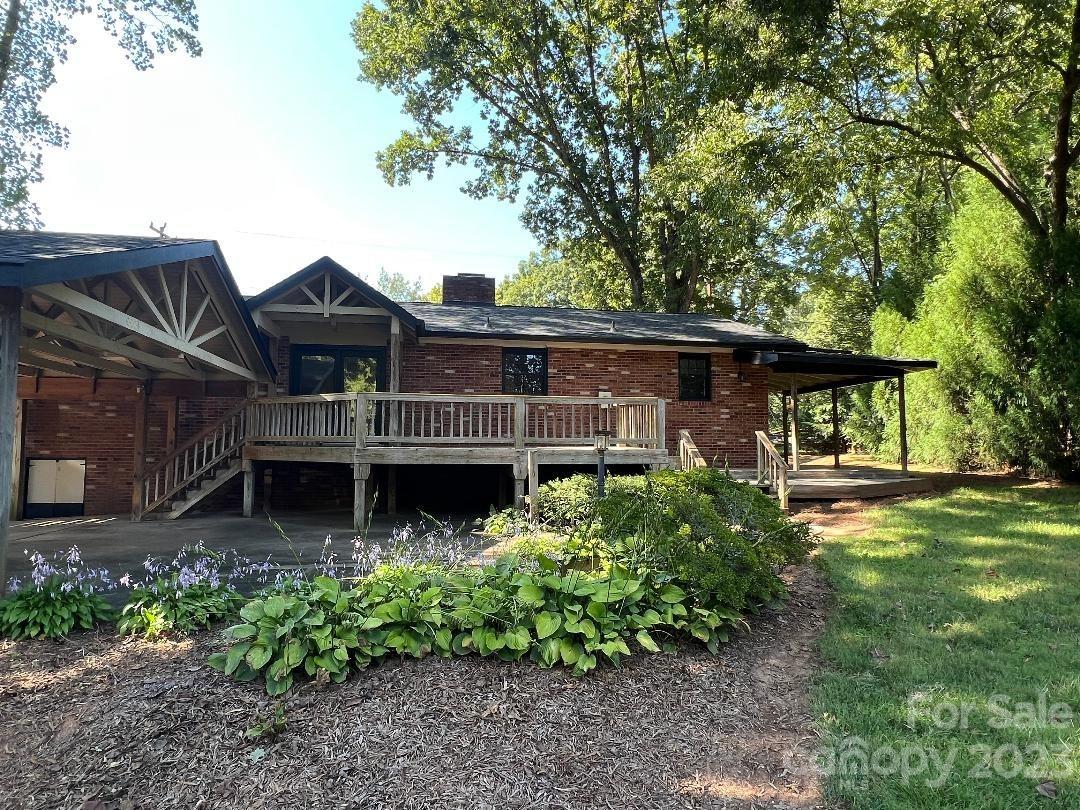 304 E Church Street Property Photo 7