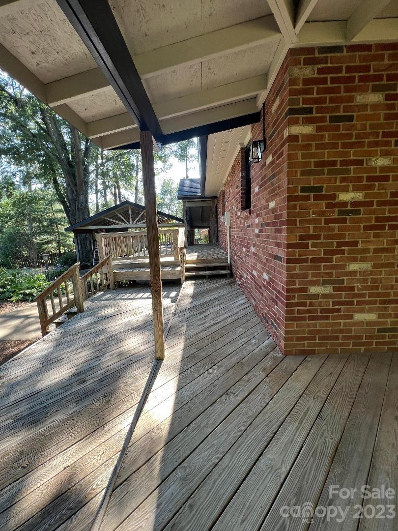 304 E Church Street Property Photo 8