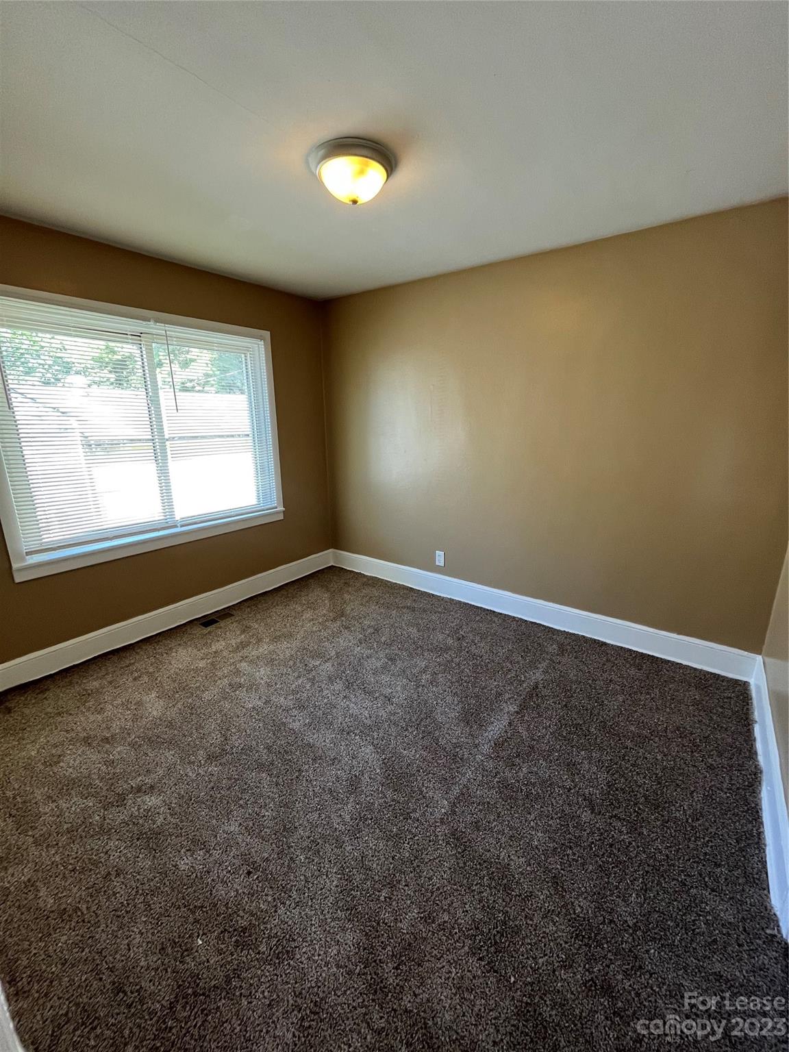 820 West Boulevard Property Photo 6