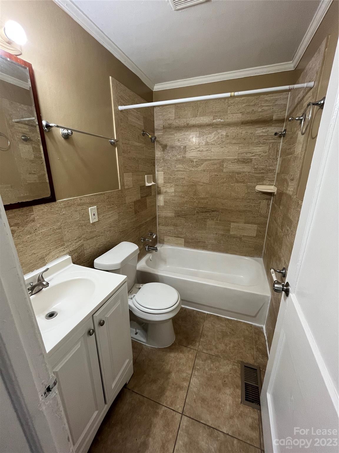 820 West Boulevard Property Photo 7