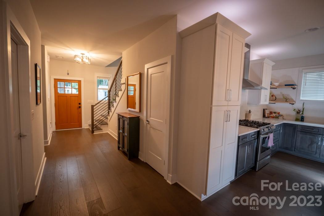 1235 Meadow Lane Property Photo 8