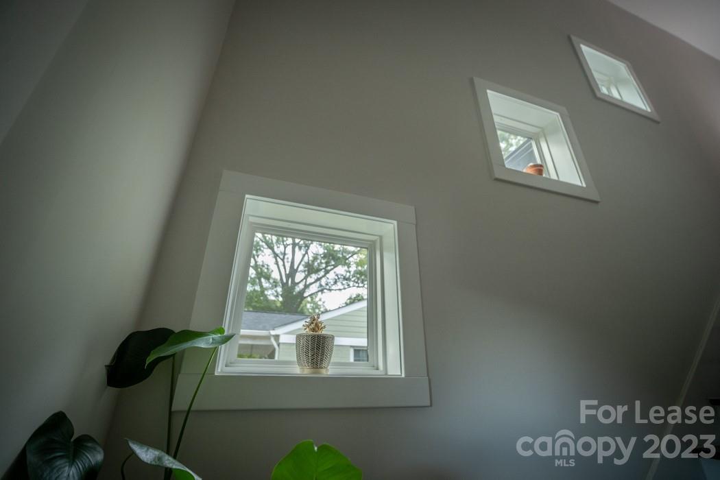 1235 Meadow Lane Property Photo 11