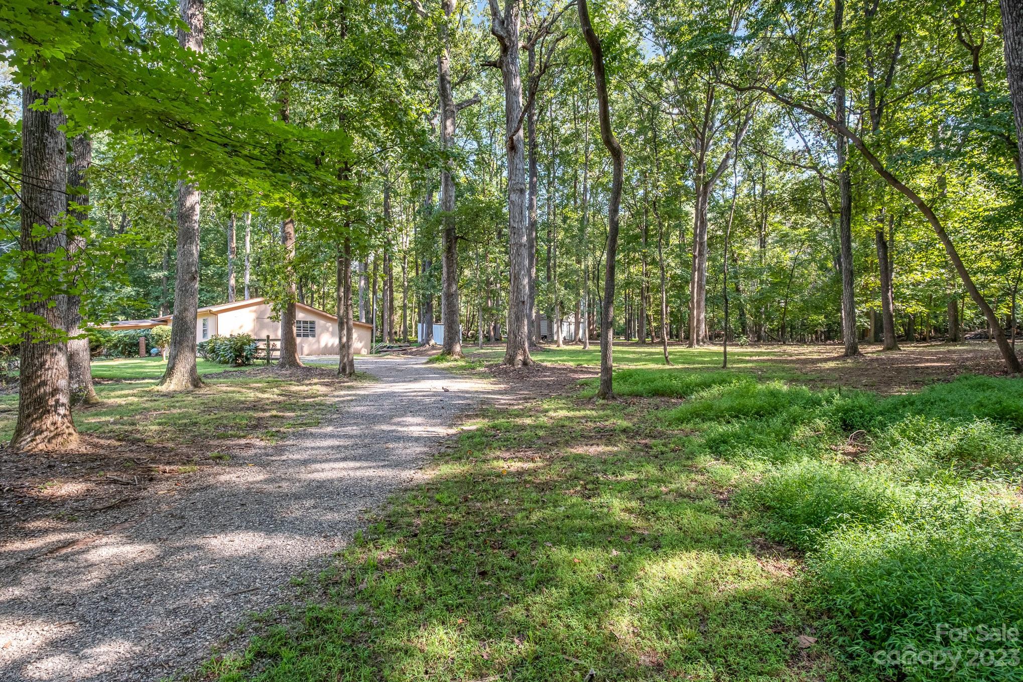 2756 Peachtree Road Property Photo 5