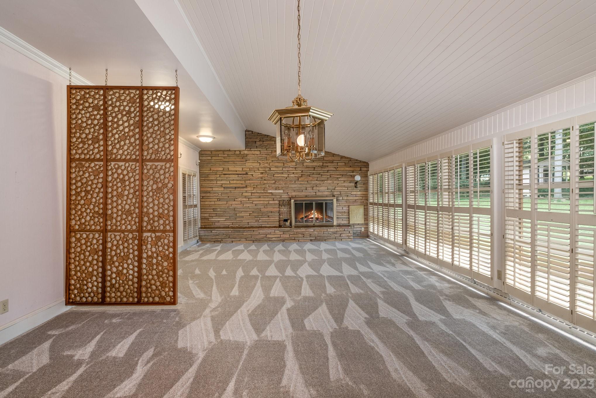2756 Peachtree Road Property Photo 12