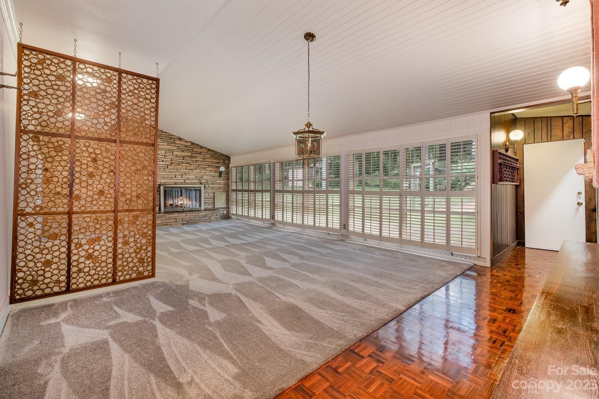 2756 Peachtree Road Property Photo 13
