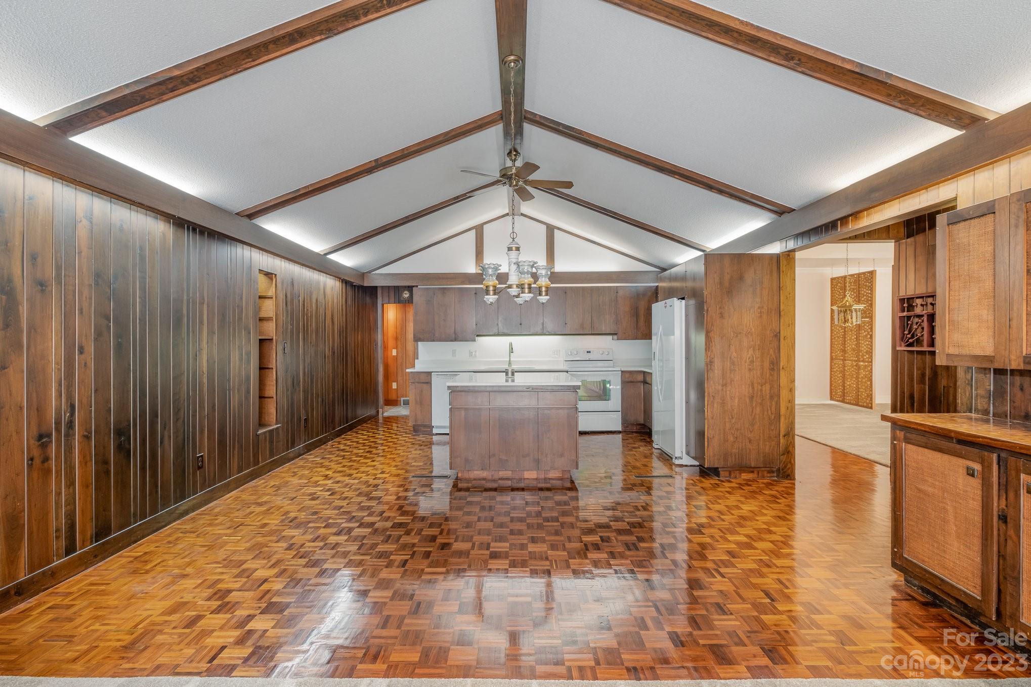 2756 Peachtree Road Property Photo 20