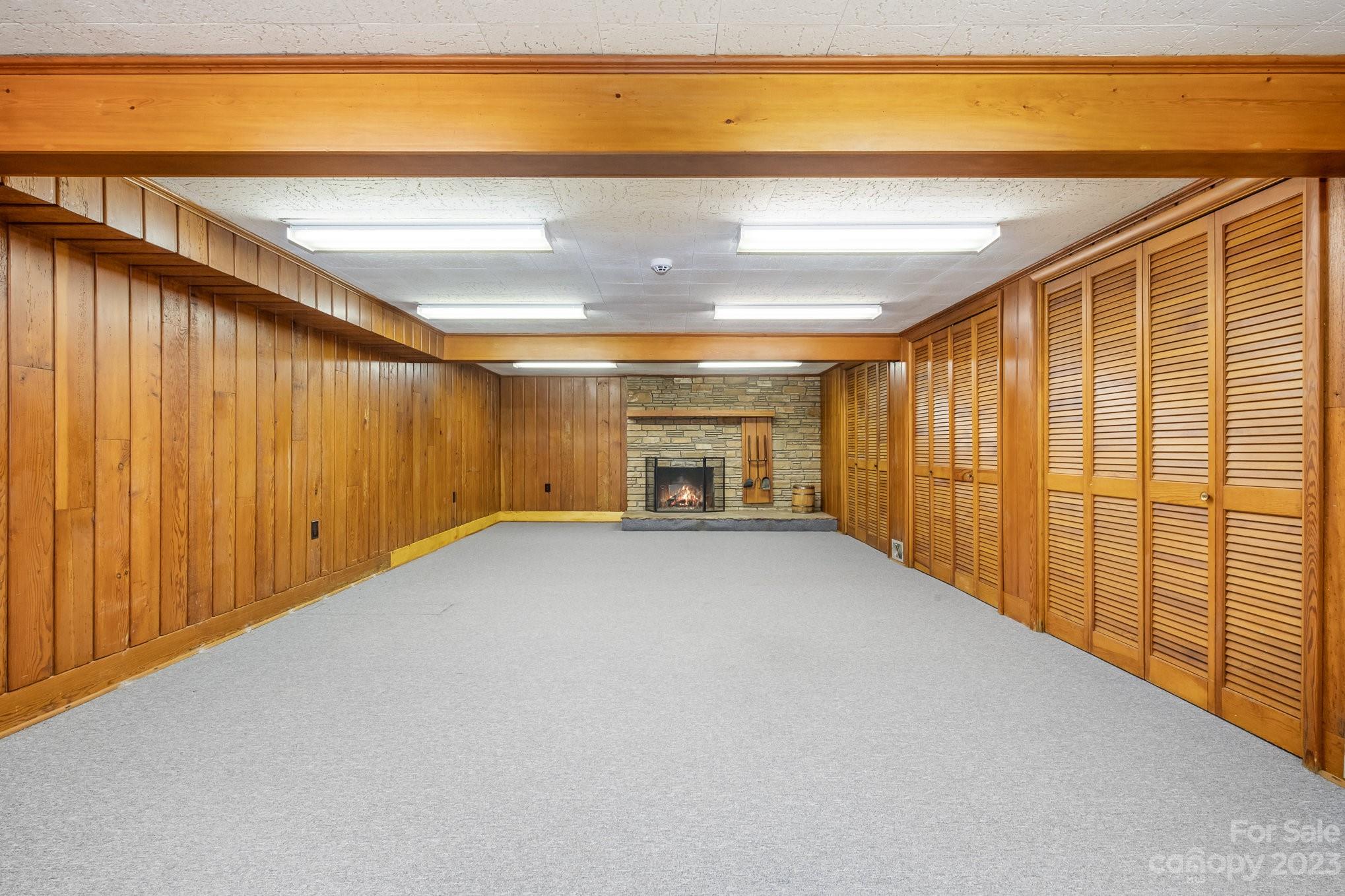 2756 Peachtree Road Property Photo 27