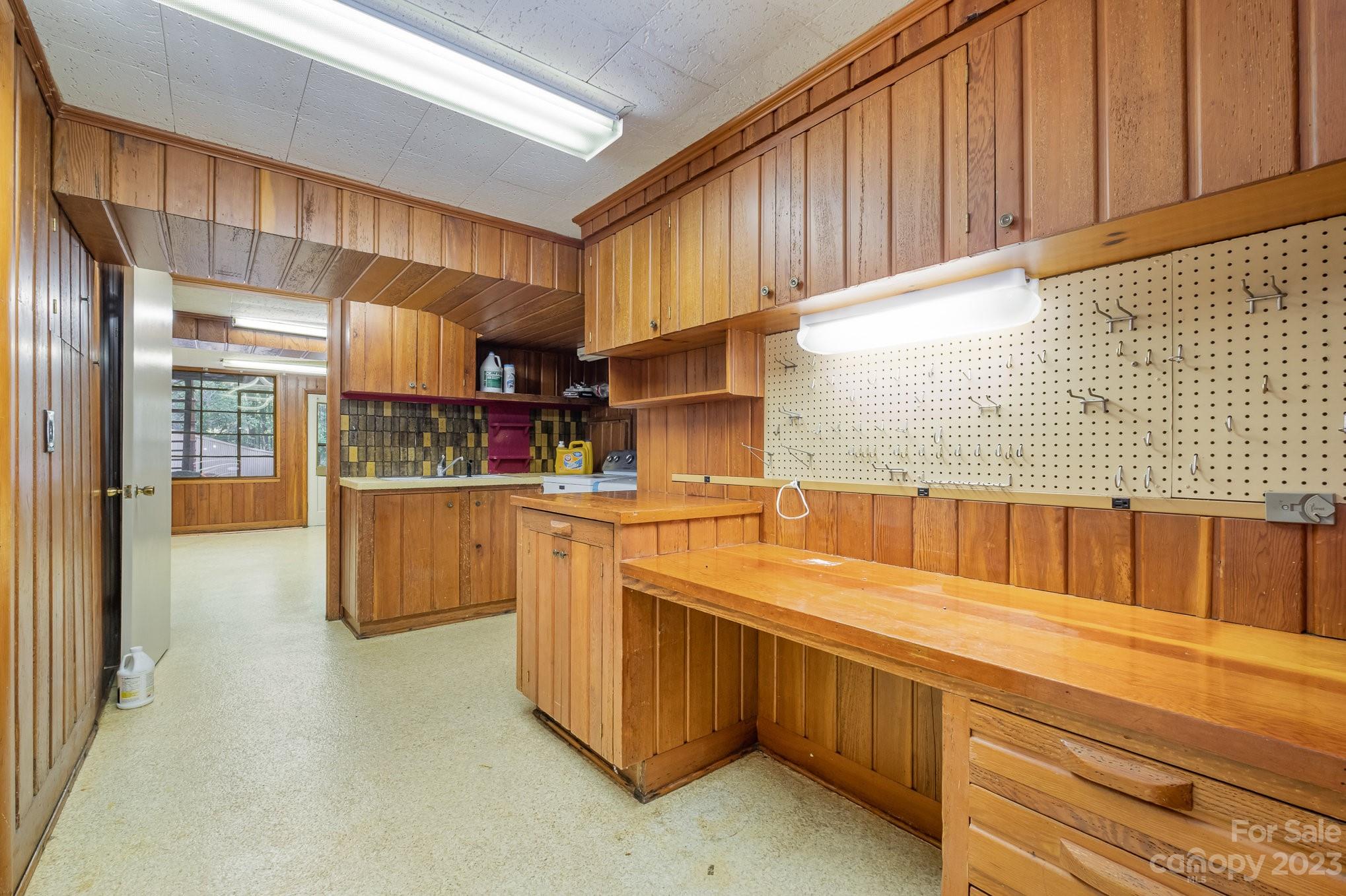 2756 Peachtree Road Property Photo 31
