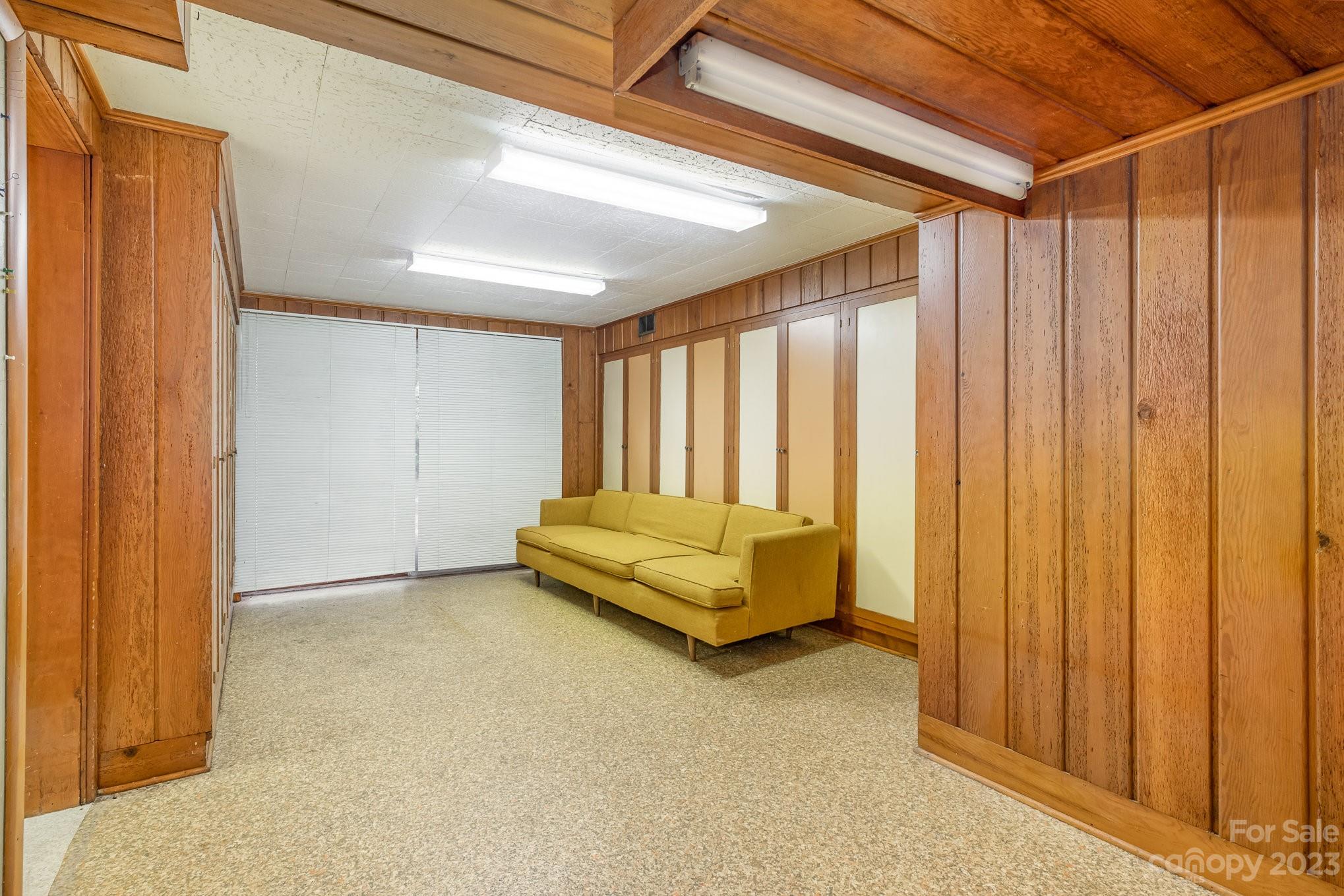 2756 Peachtree Road Property Photo 32
