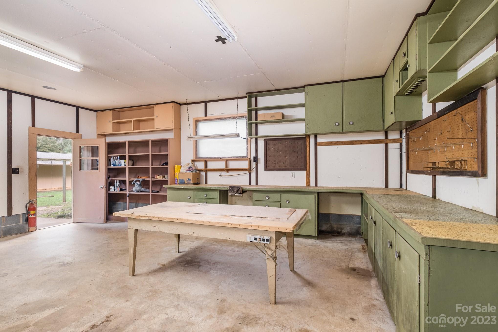 2756 Peachtree Road Property Photo 36