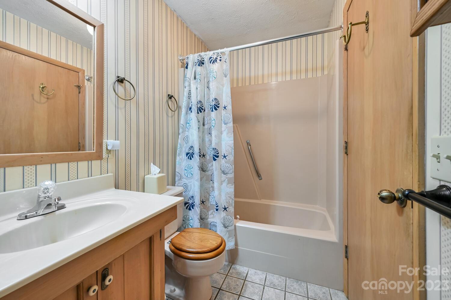 184 Harvey Osteen Road Property Photo 11
