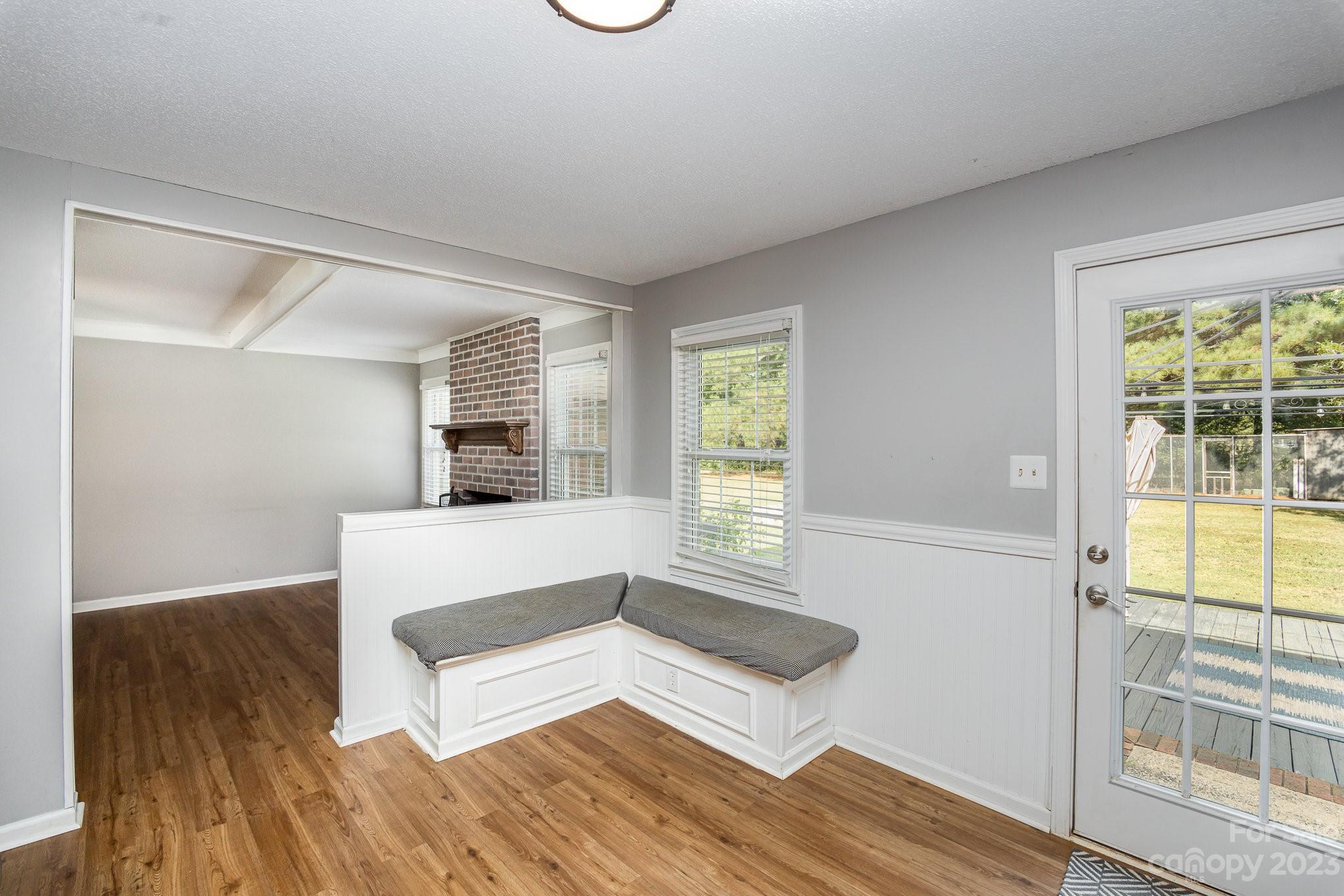 2116 Willow Lane Property Photo 8