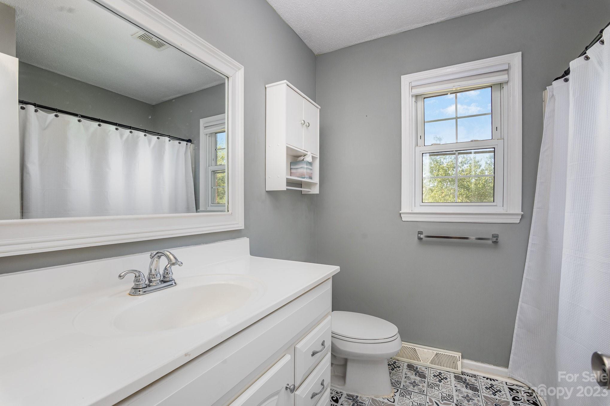 2116 Willow Lane Property Photo 15
