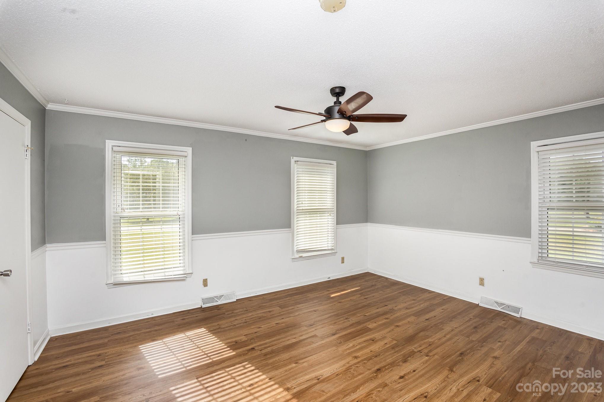 2116 Willow Lane Property Photo 16
