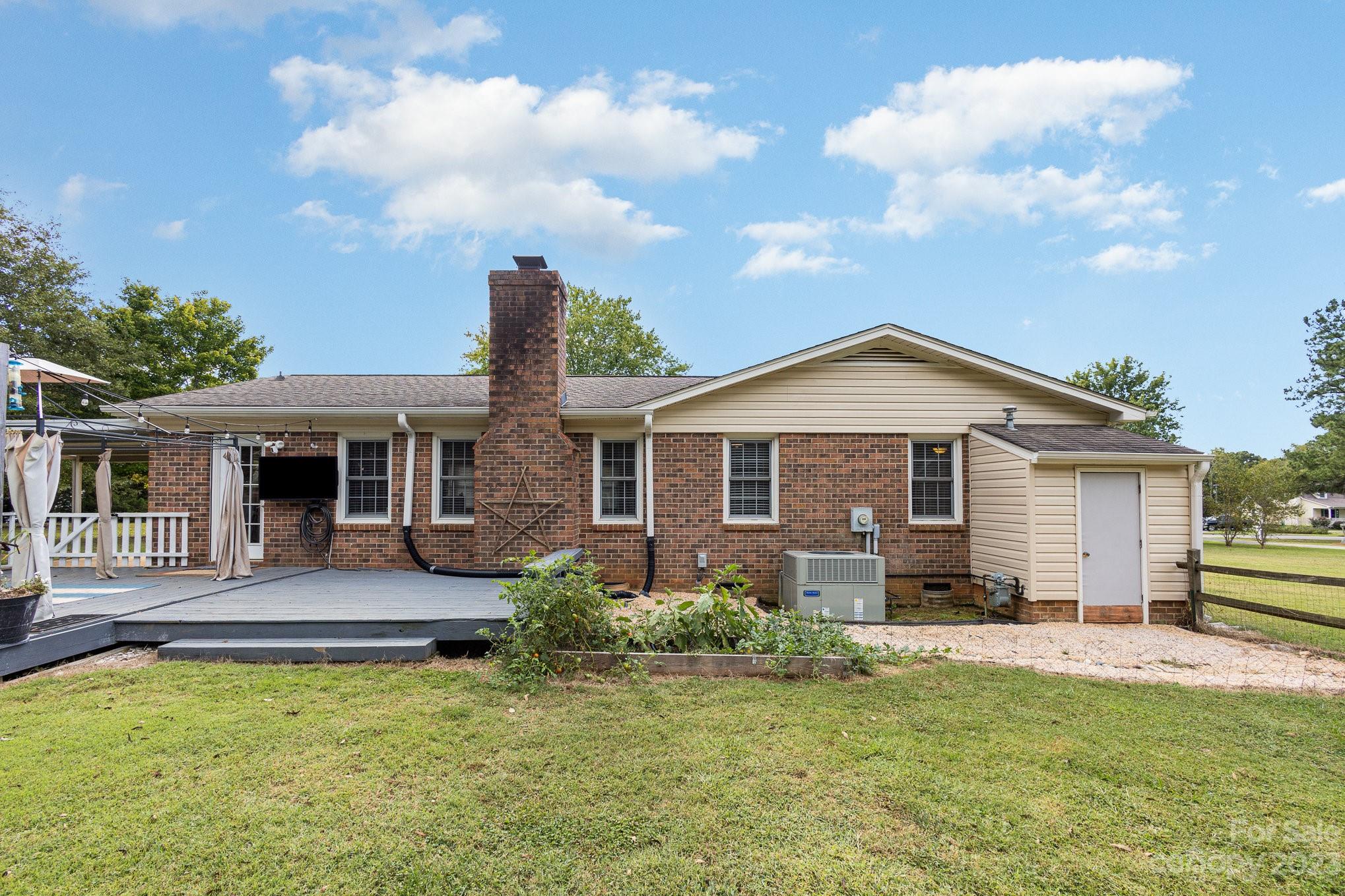 2116 Willow Lane Property Photo 21