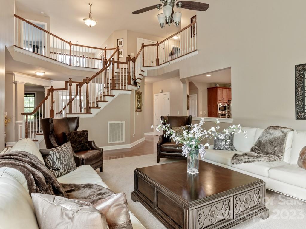 15024 Capricorn Lane Property Photo 4