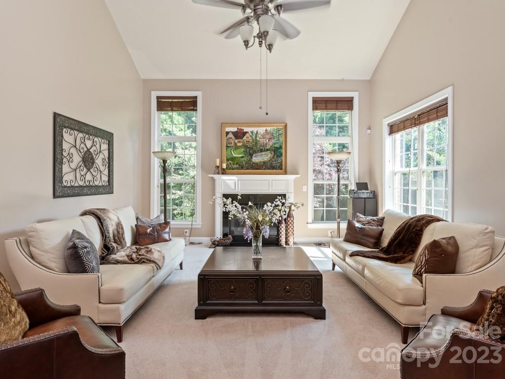 15024 Capricorn Lane Property Photo 5