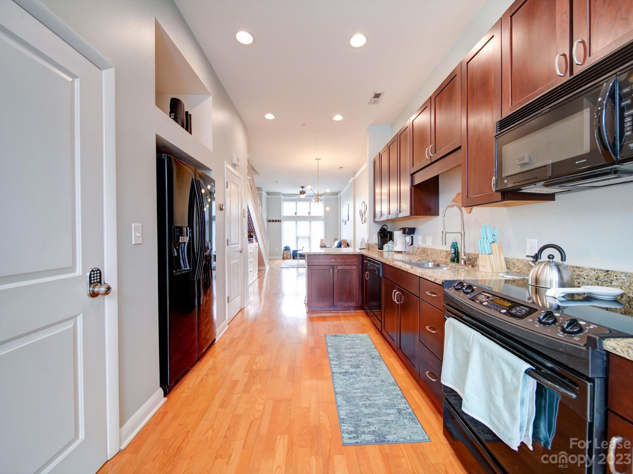 546 New Bern Station Court Property Photo 2
