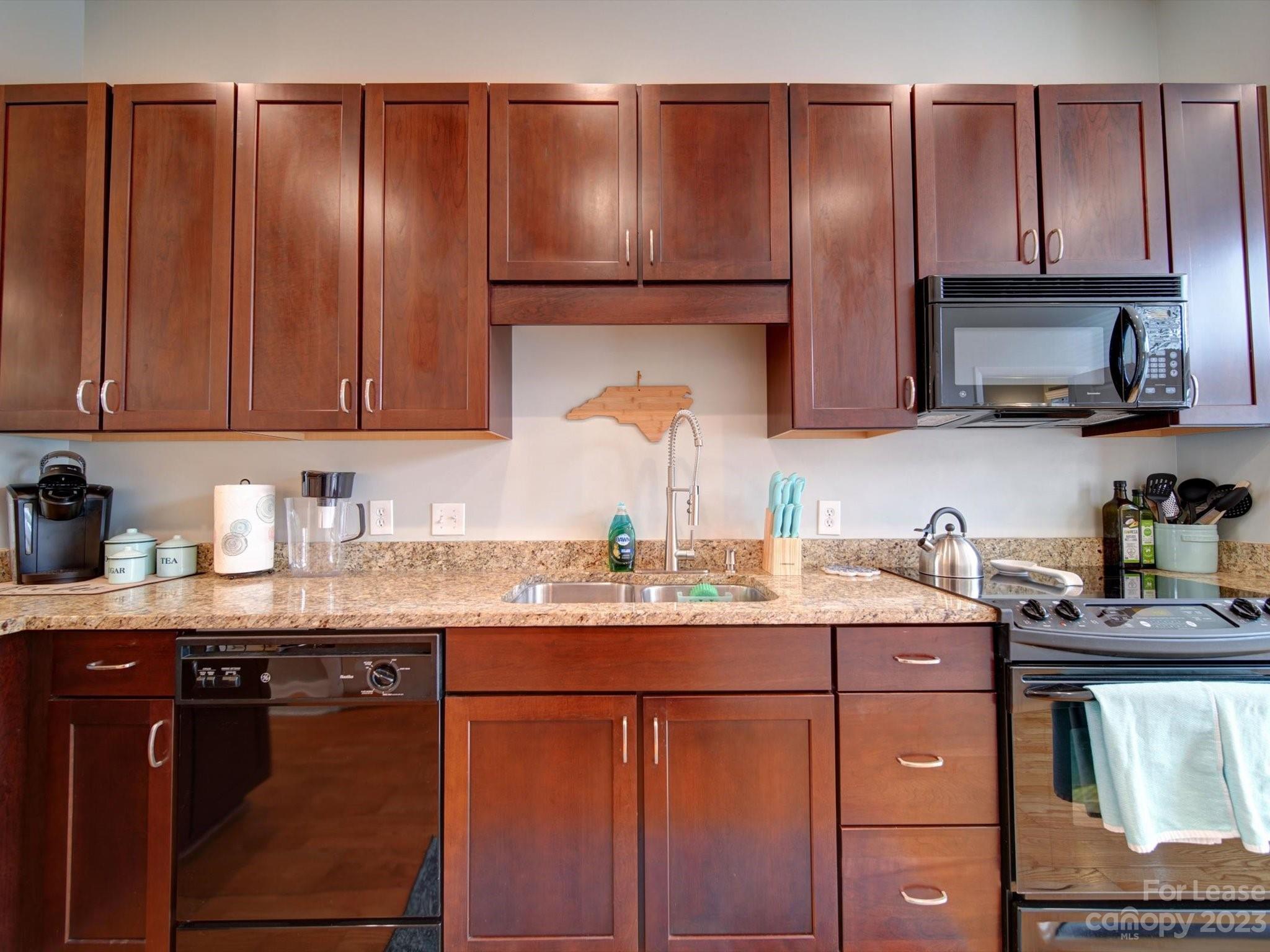 546 New Bern Station Court Property Photo 25