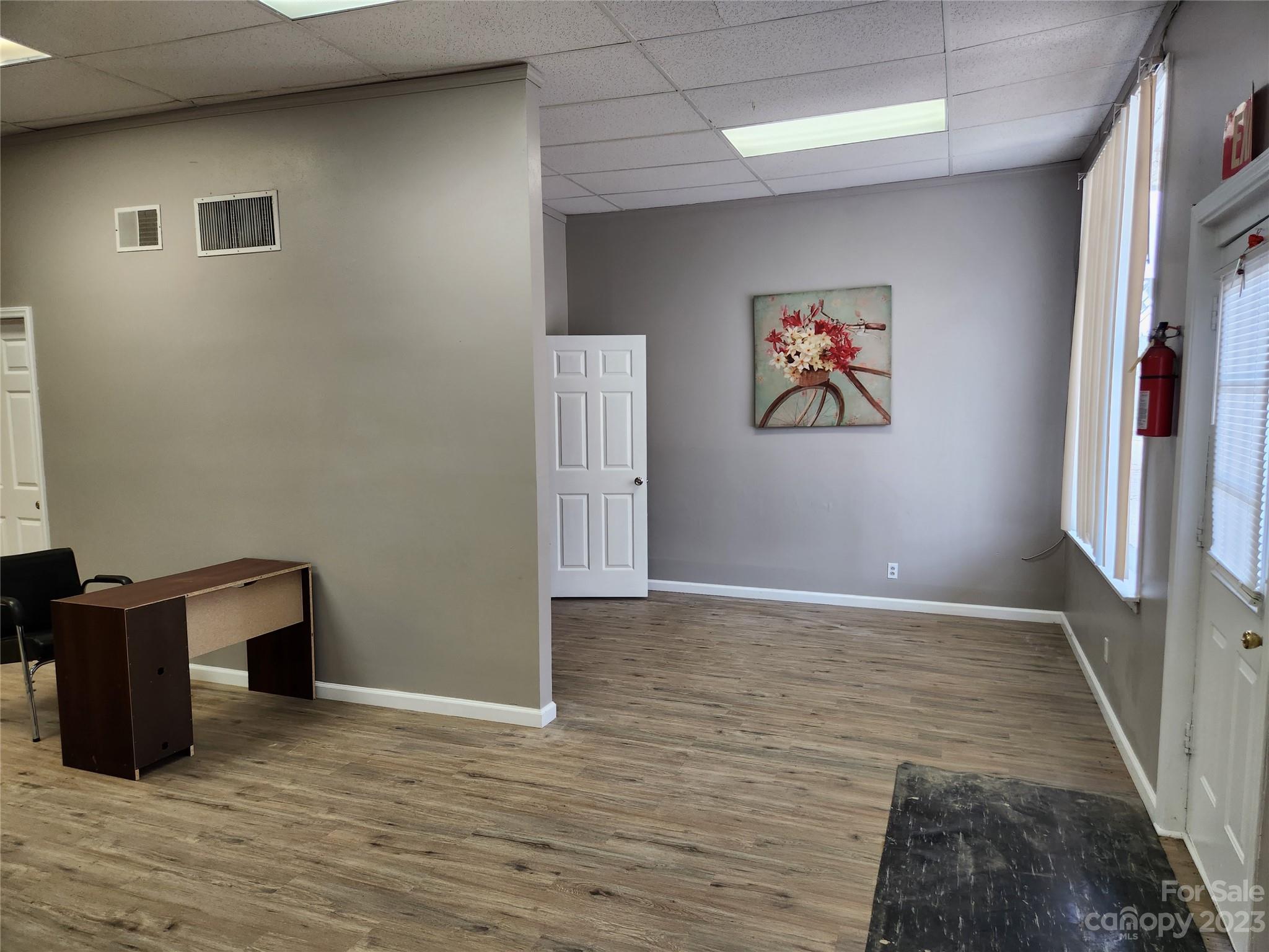 406 East Court Street Property Photo 3