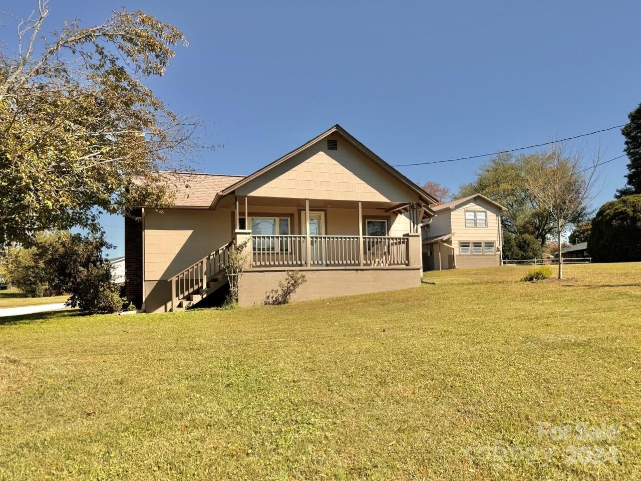 565 Neely Road Property Photo 2