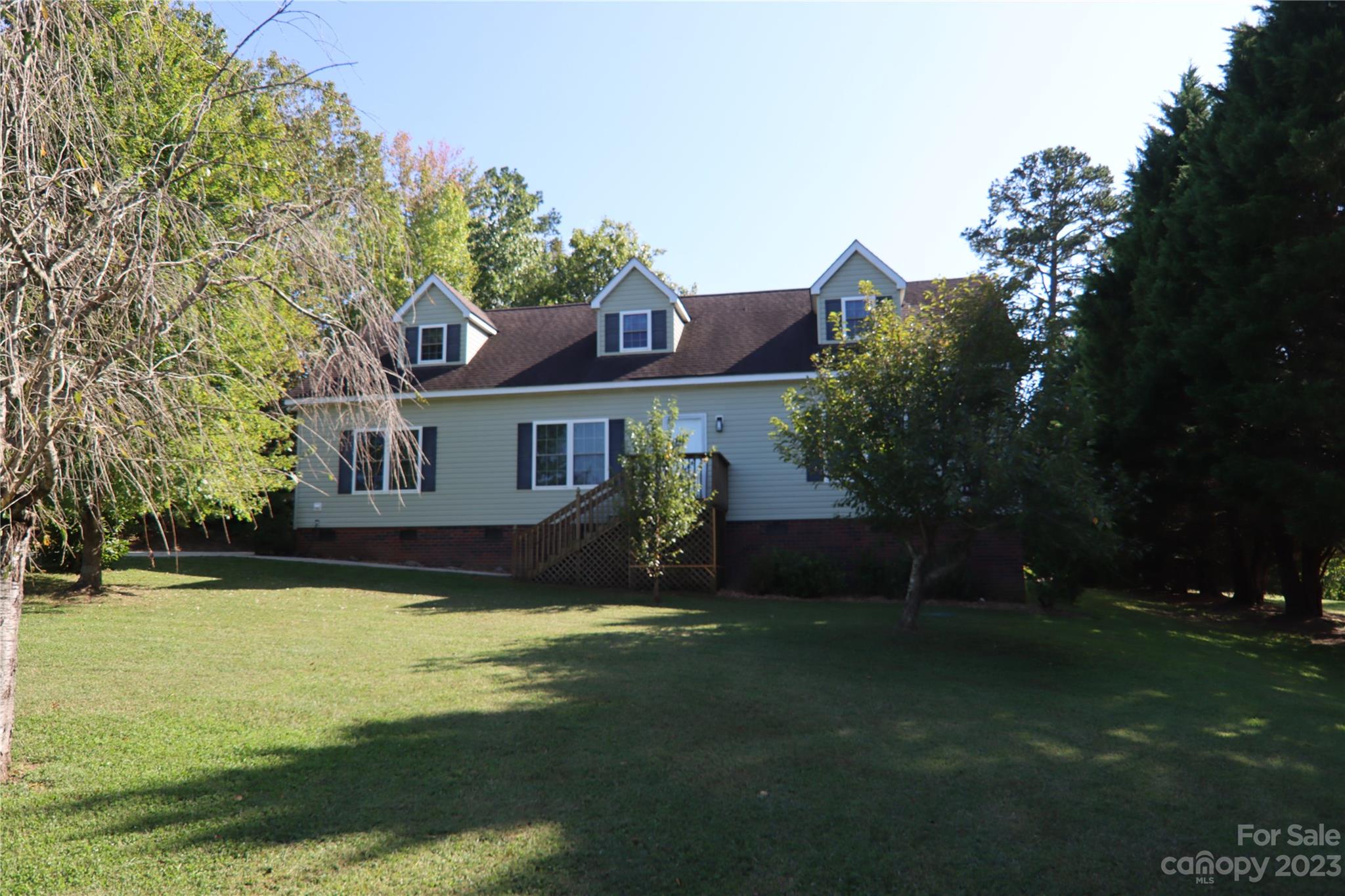10737 Kingsview Drive Property Photo 1