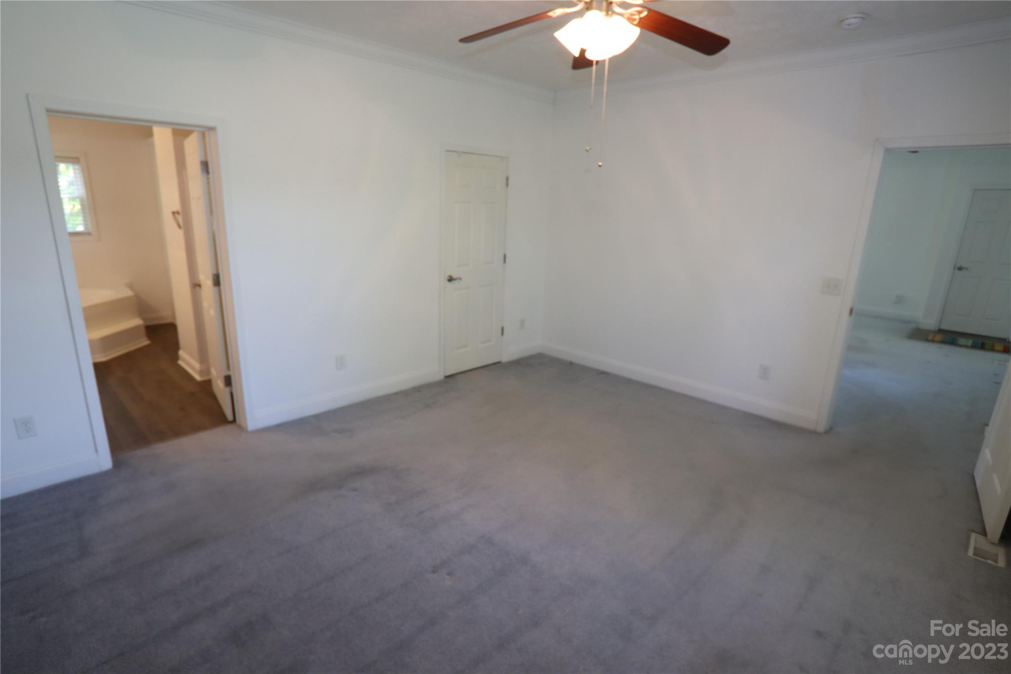 10737 Kingsview Drive Property Photo 17