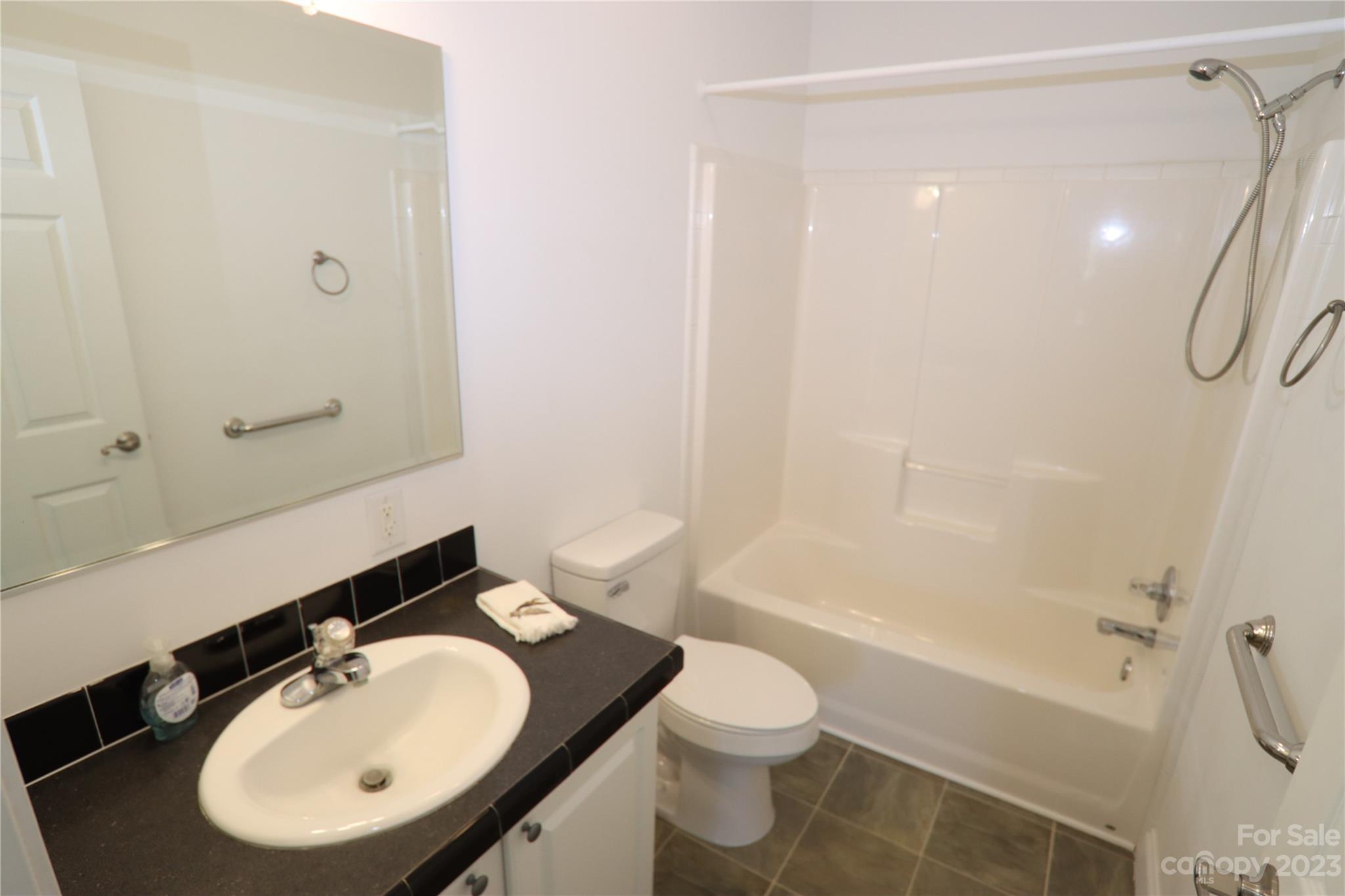 10737 Kingsview Drive Property Photo 20