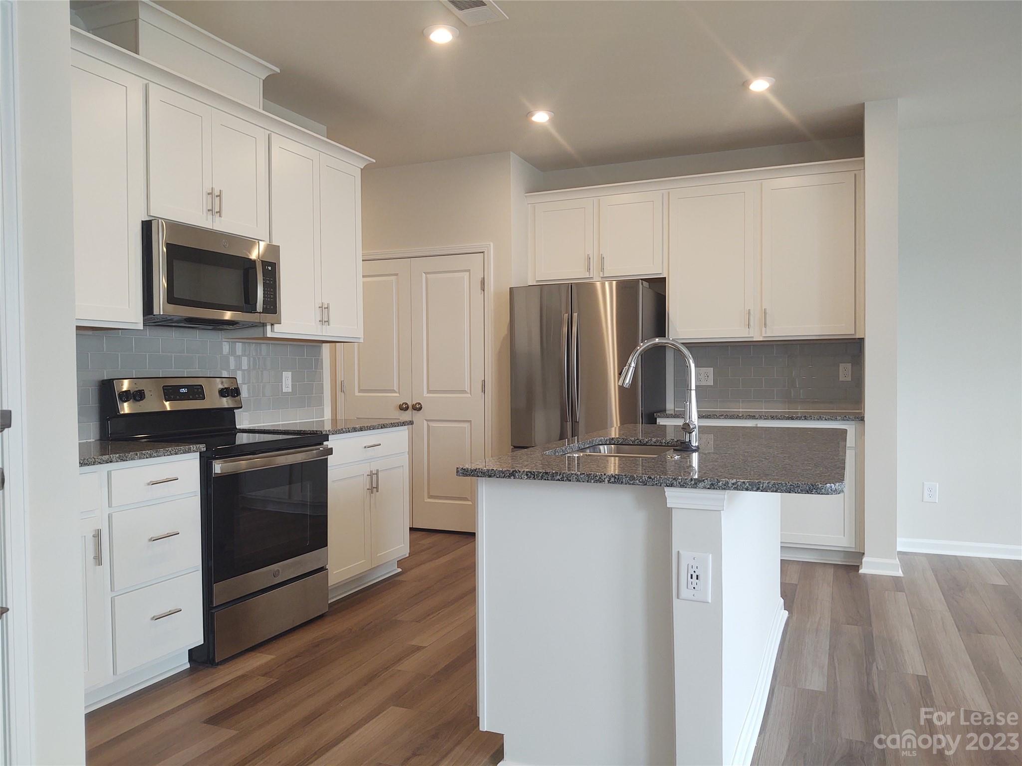 8830 Connover Hall Avenue Property Photo 3