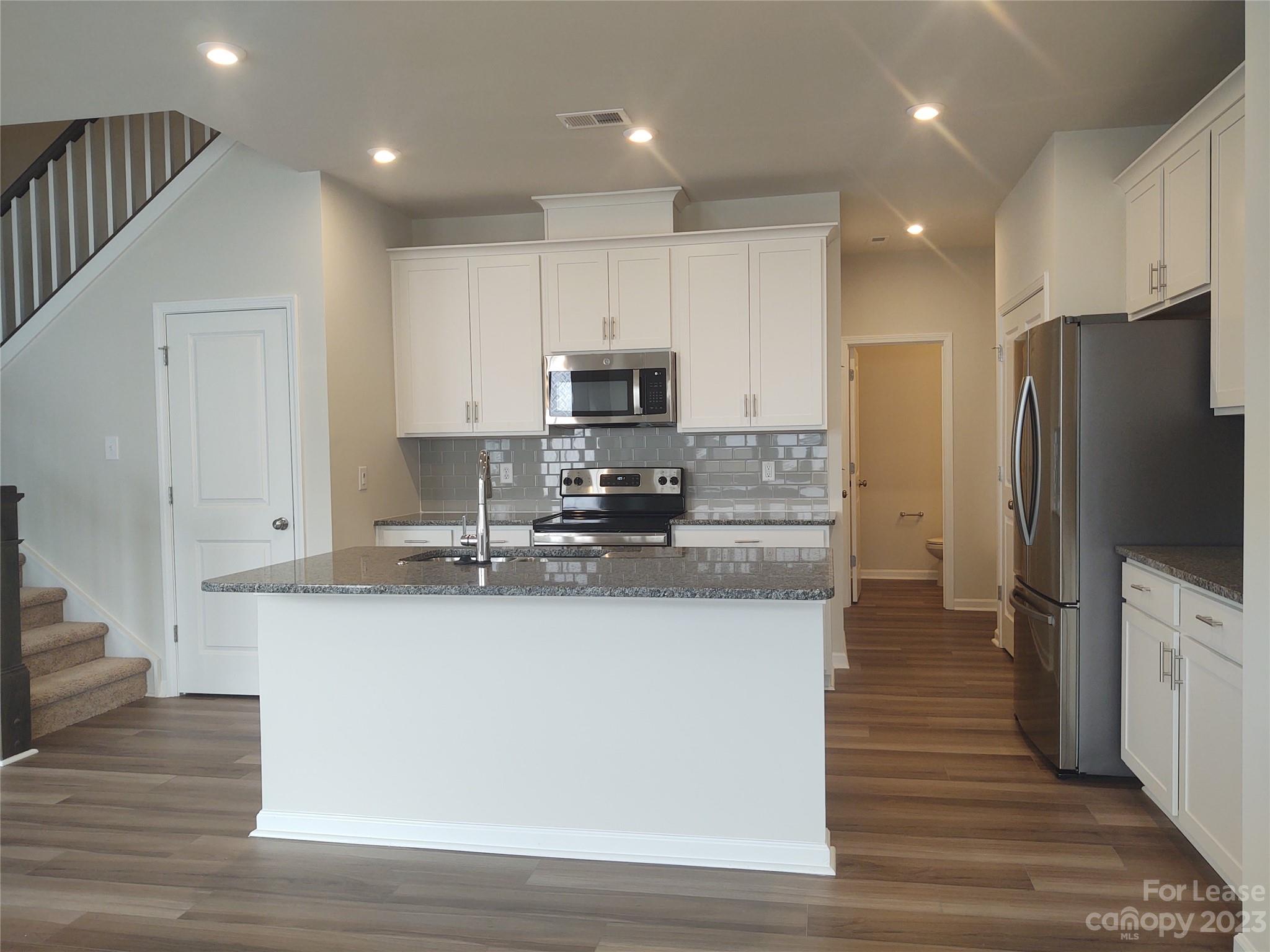 8830 Connover Hall Avenue Property Photo 4