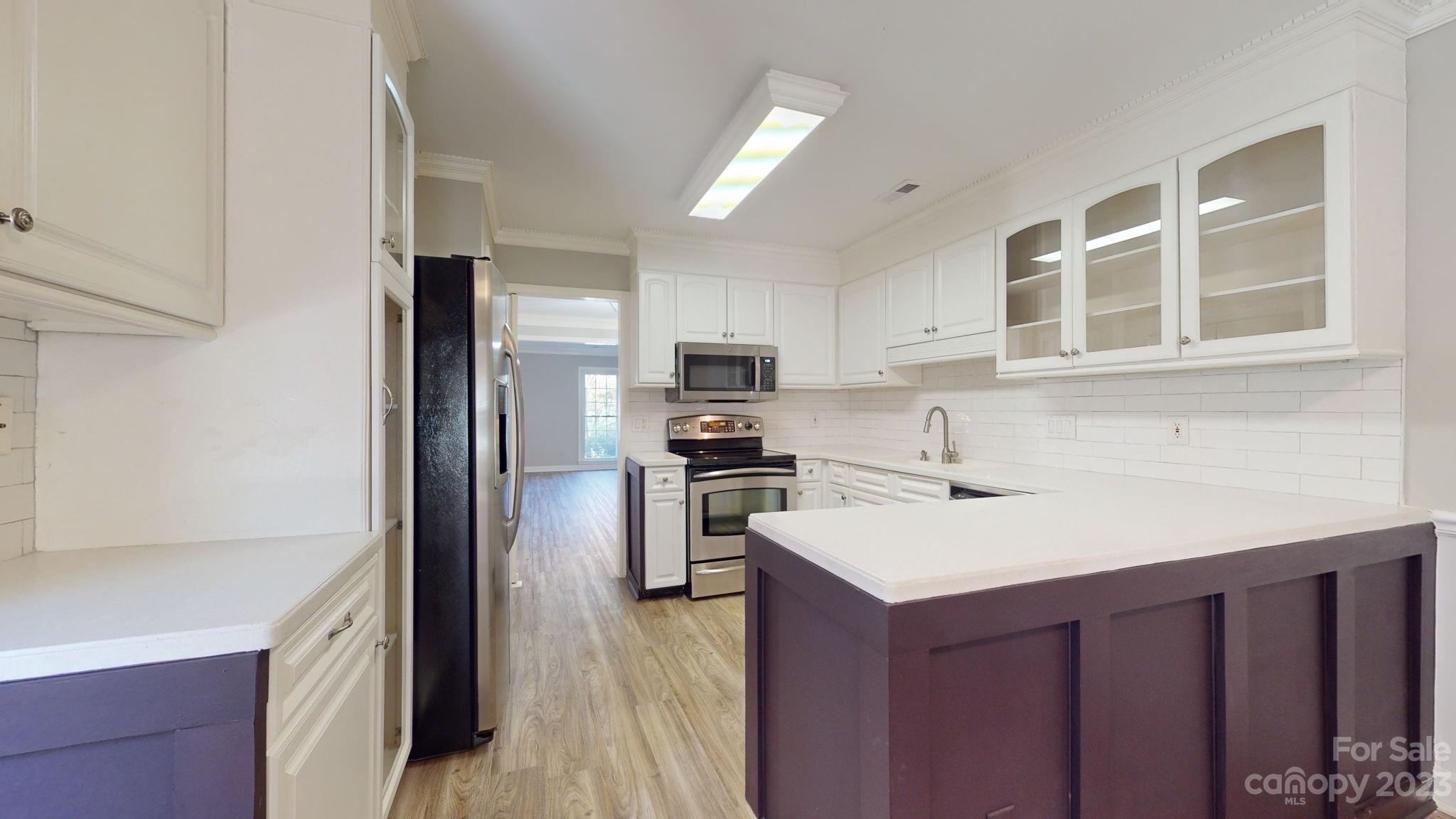 4351 Woodglen Lane Property Photo 11