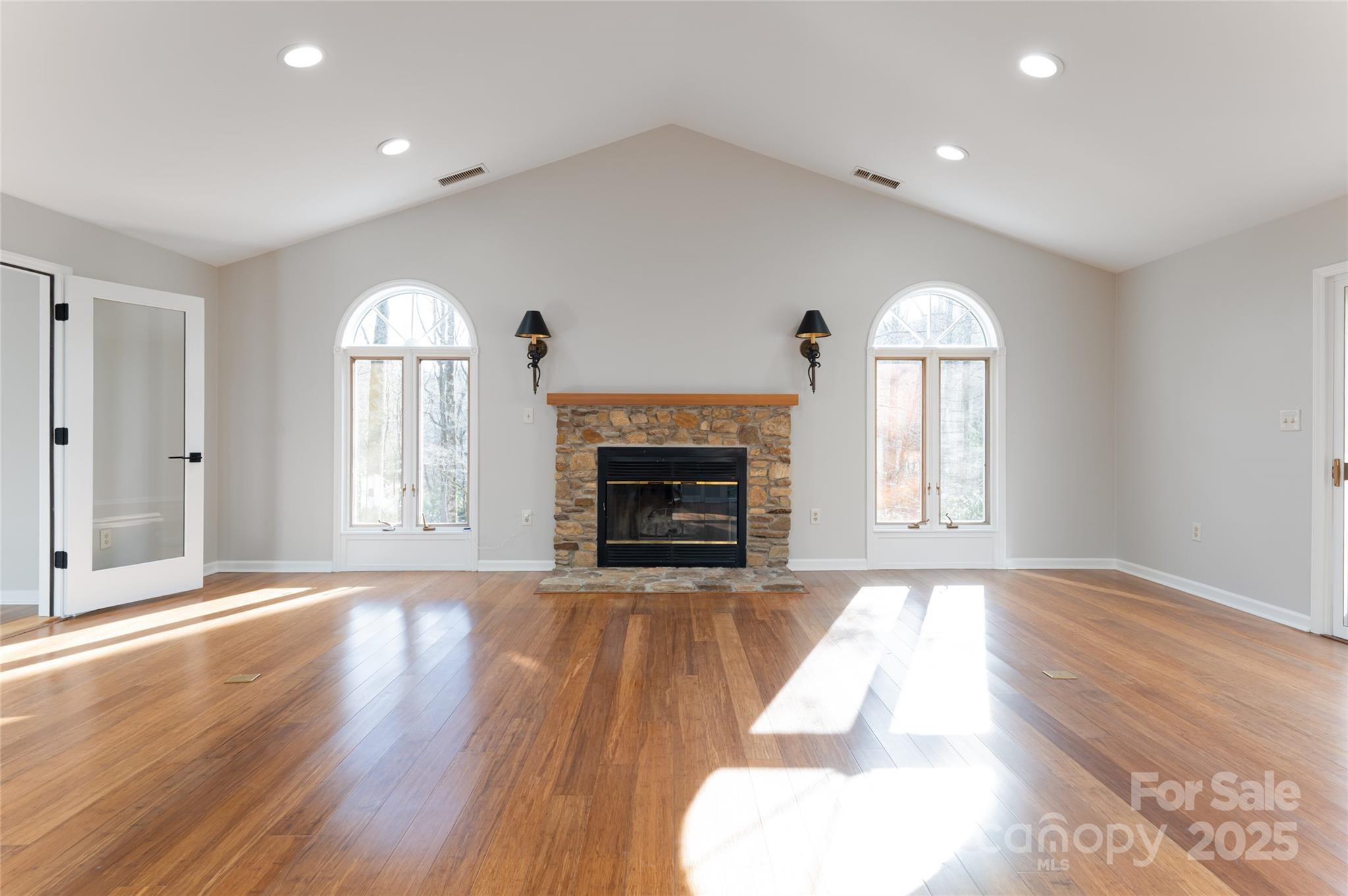 380 Old Powell Road Property Photo 7