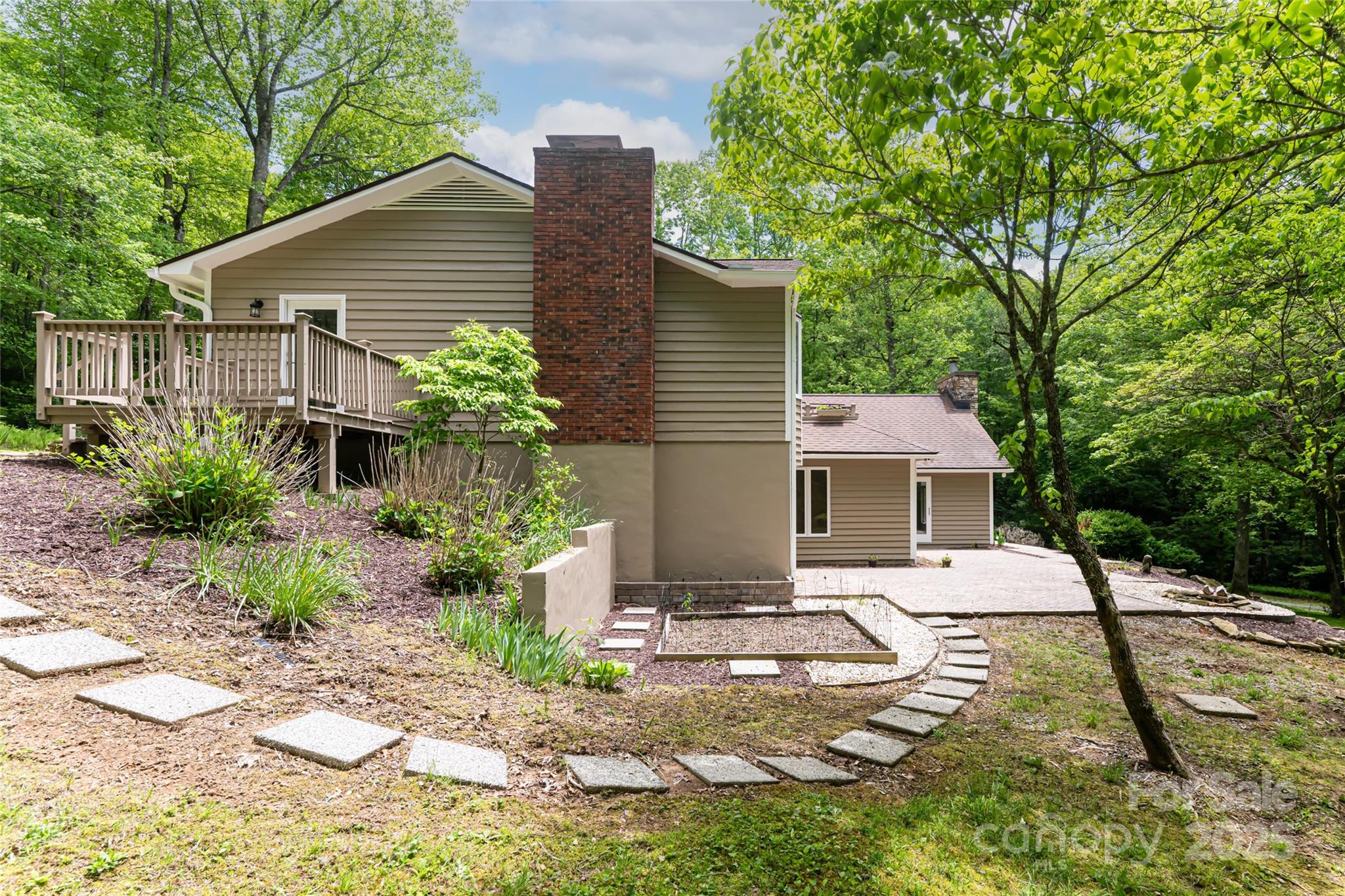 380 Old Powell Road Property Photo 40