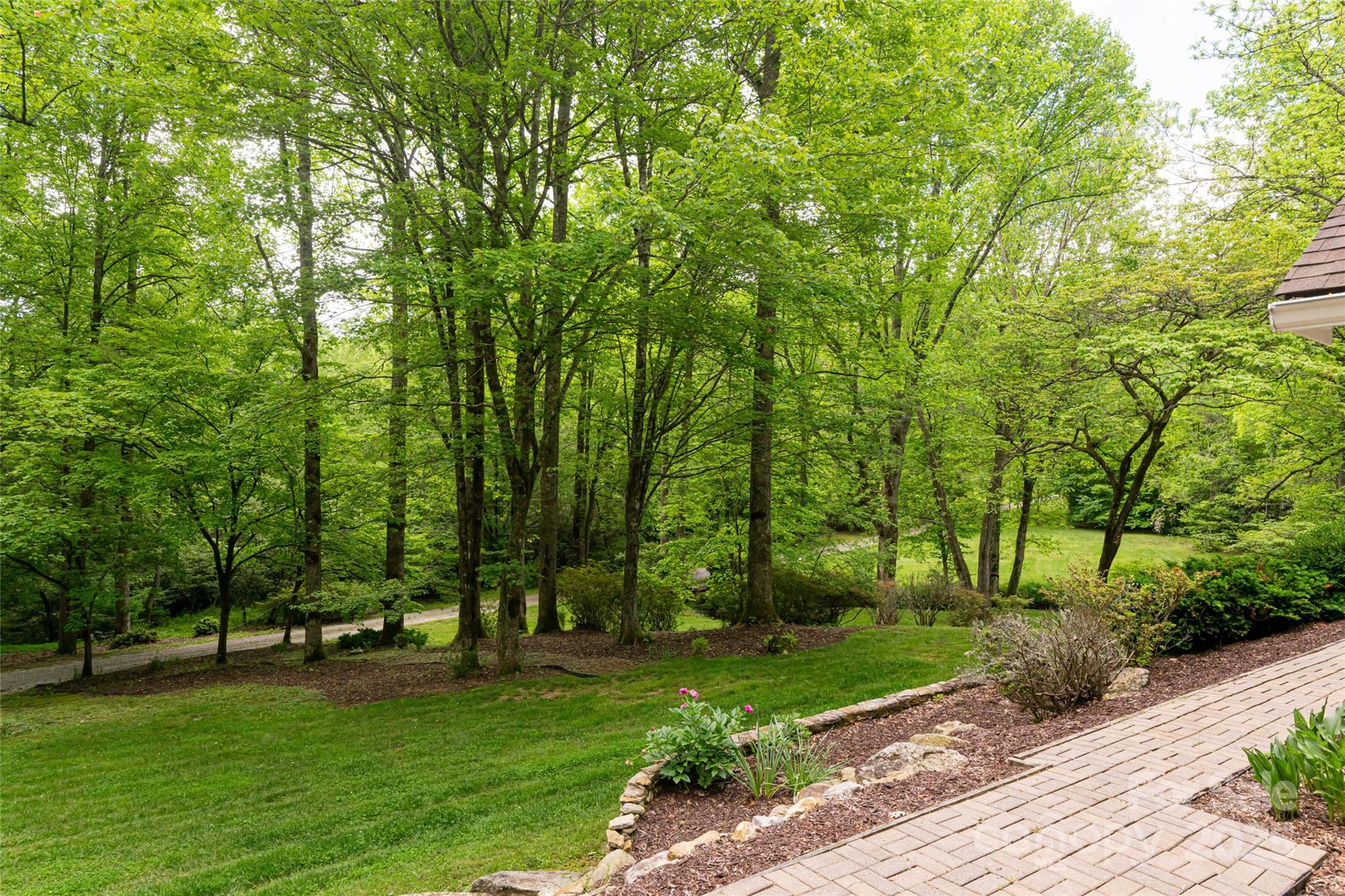 380 Old Powell Road Property Photo 43