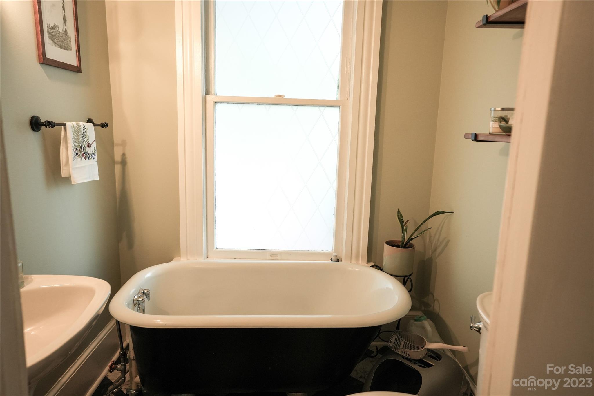 345 W Center Avenue Property Photo 12