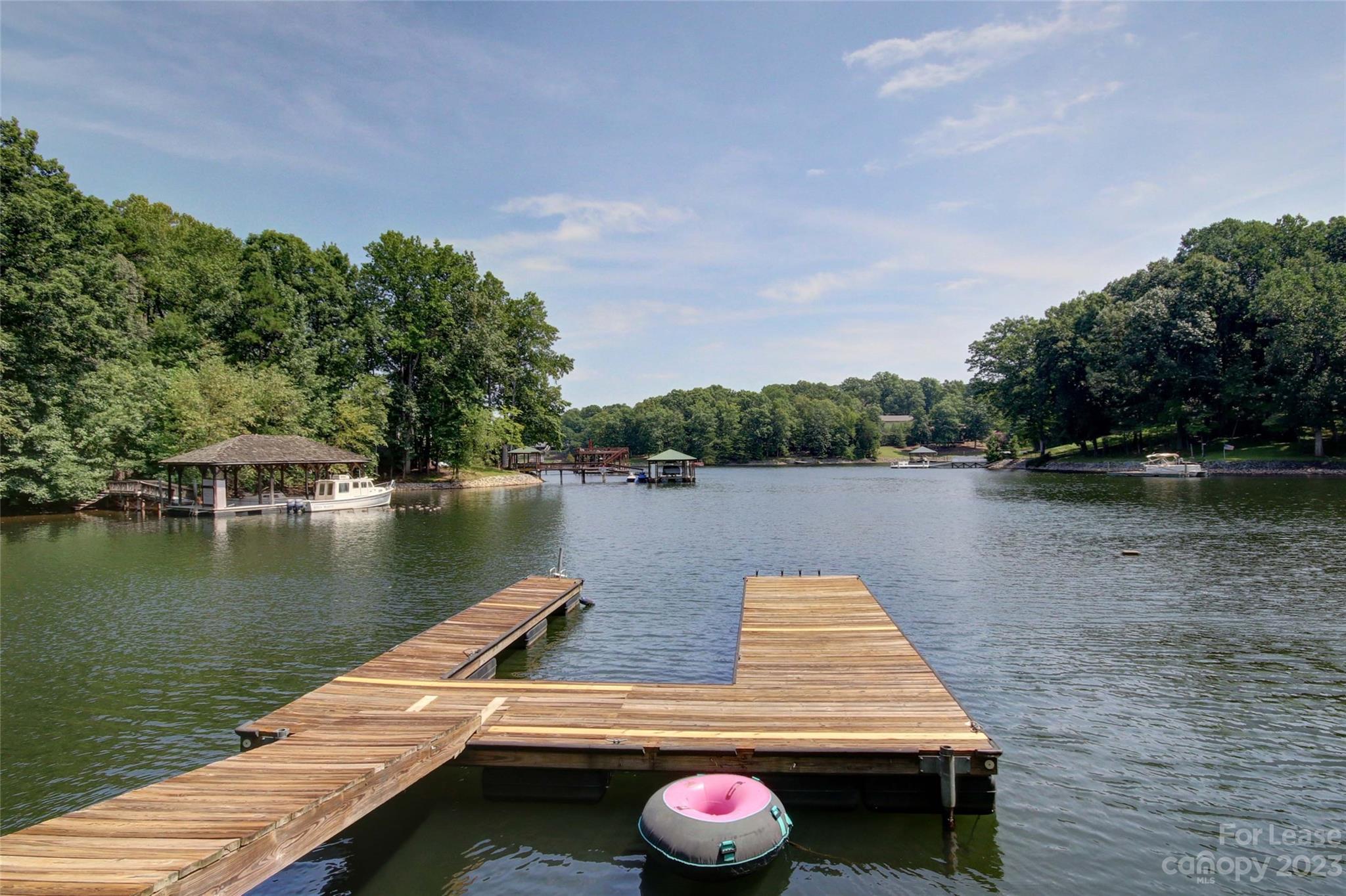 166 Lakeview Shores Loop Property Photo 2