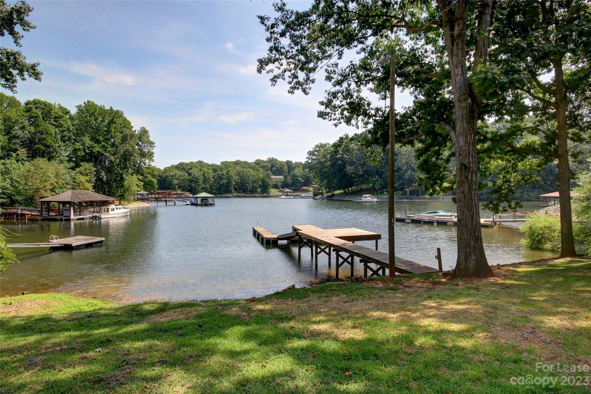 166 Lakeview Shores Loop Property Photo 3