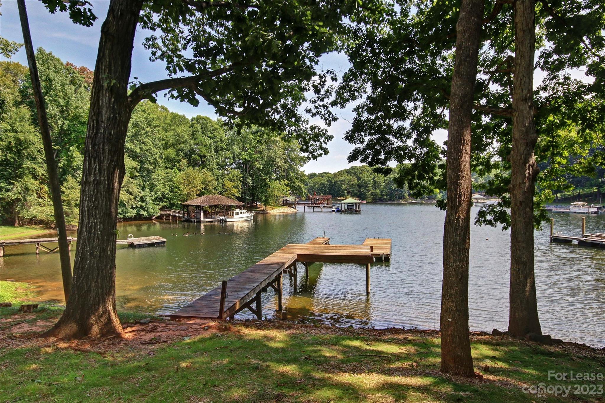166 Lakeview Shores Loop Property Photo 4