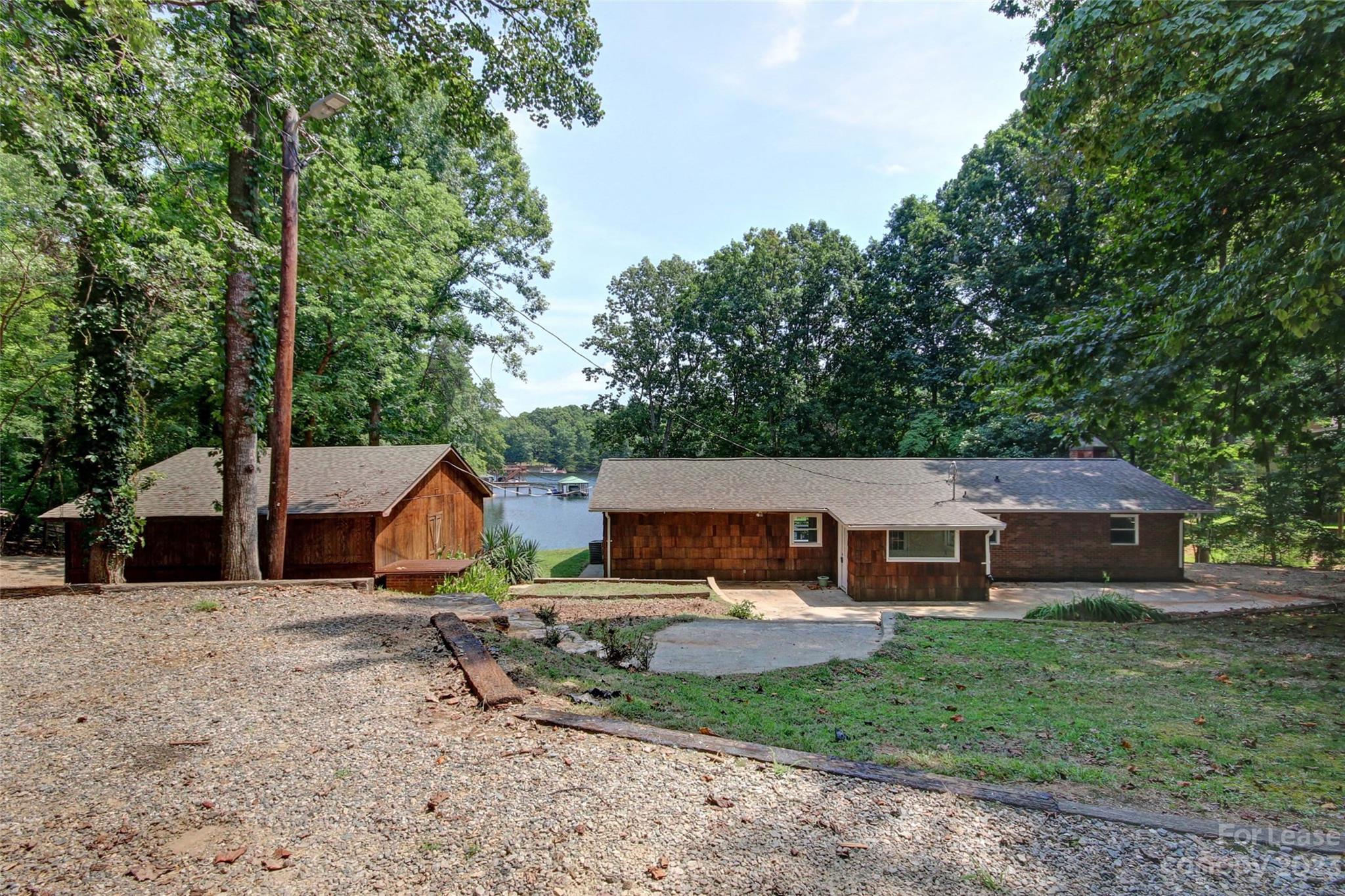 166 Lakeview Shores Loop Property Photo 6