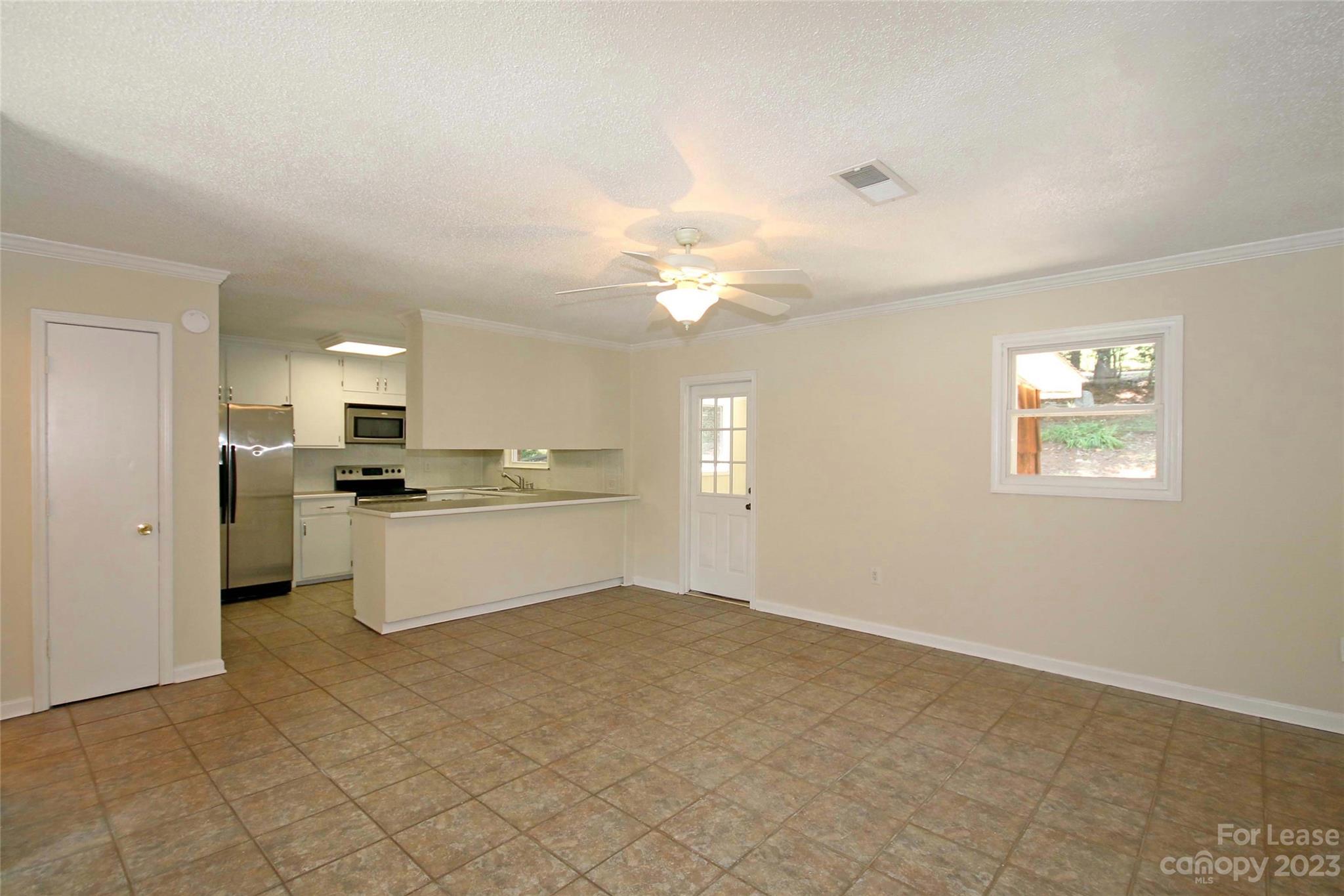 166 Lakeview Shores Loop Property Photo 9