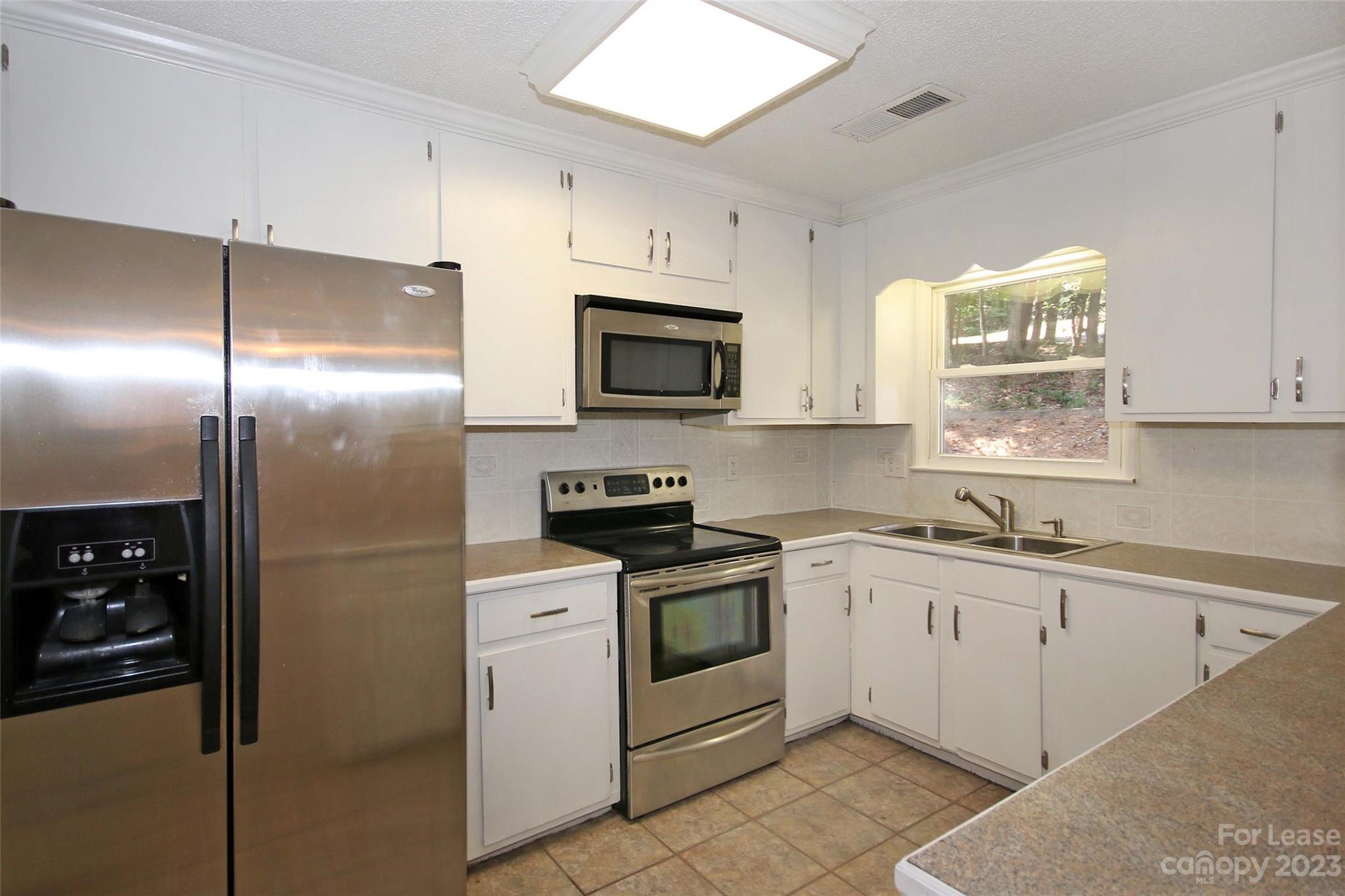 166 Lakeview Shores Loop Property Photo 12