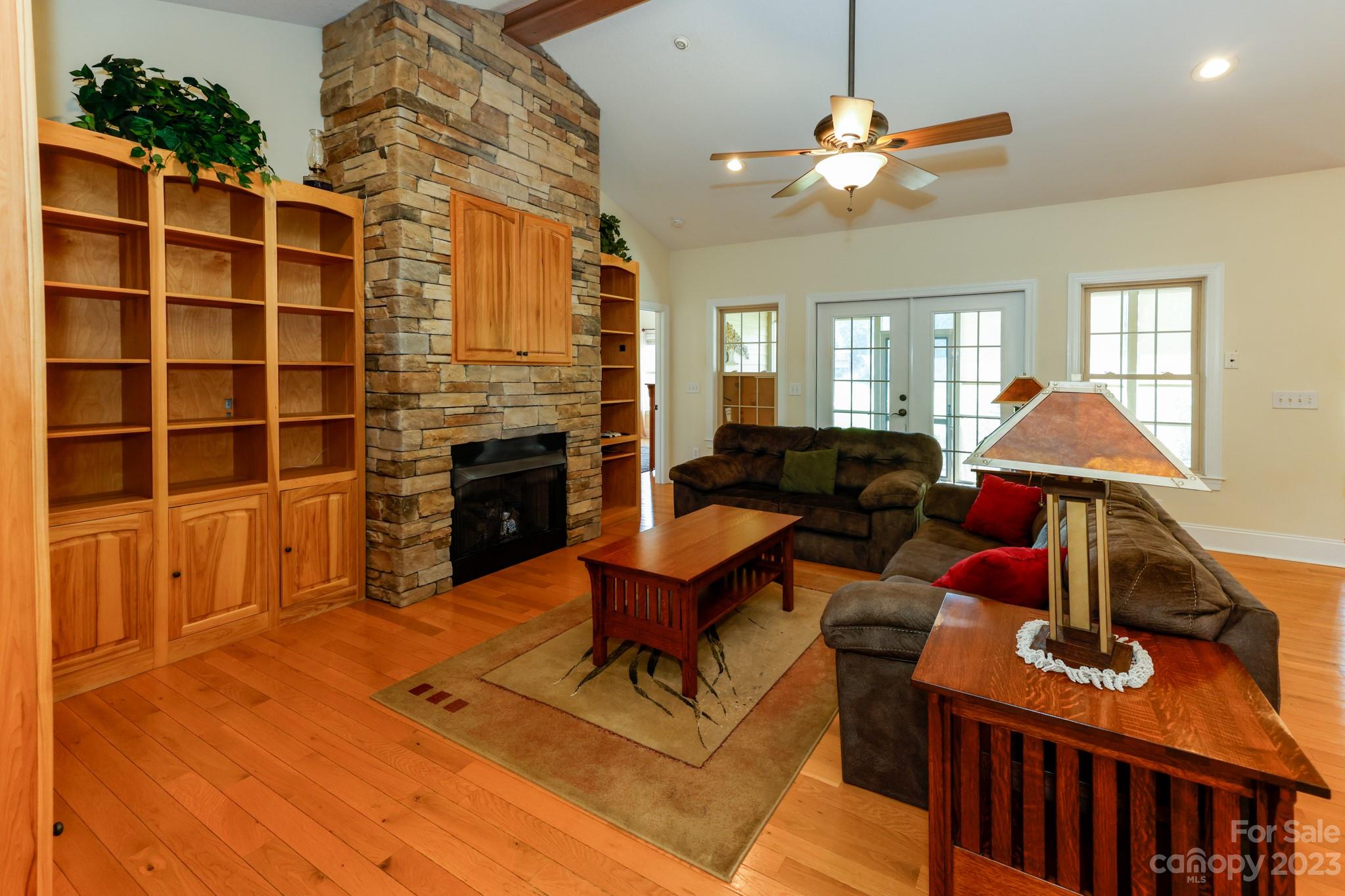 184 Knoll Court Property Photo 8