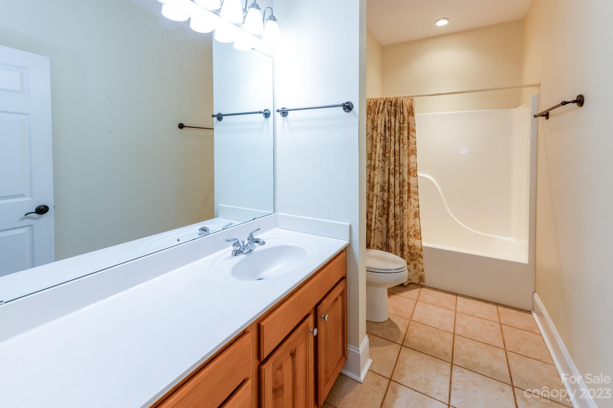 184 Knoll Court Property Photo 23