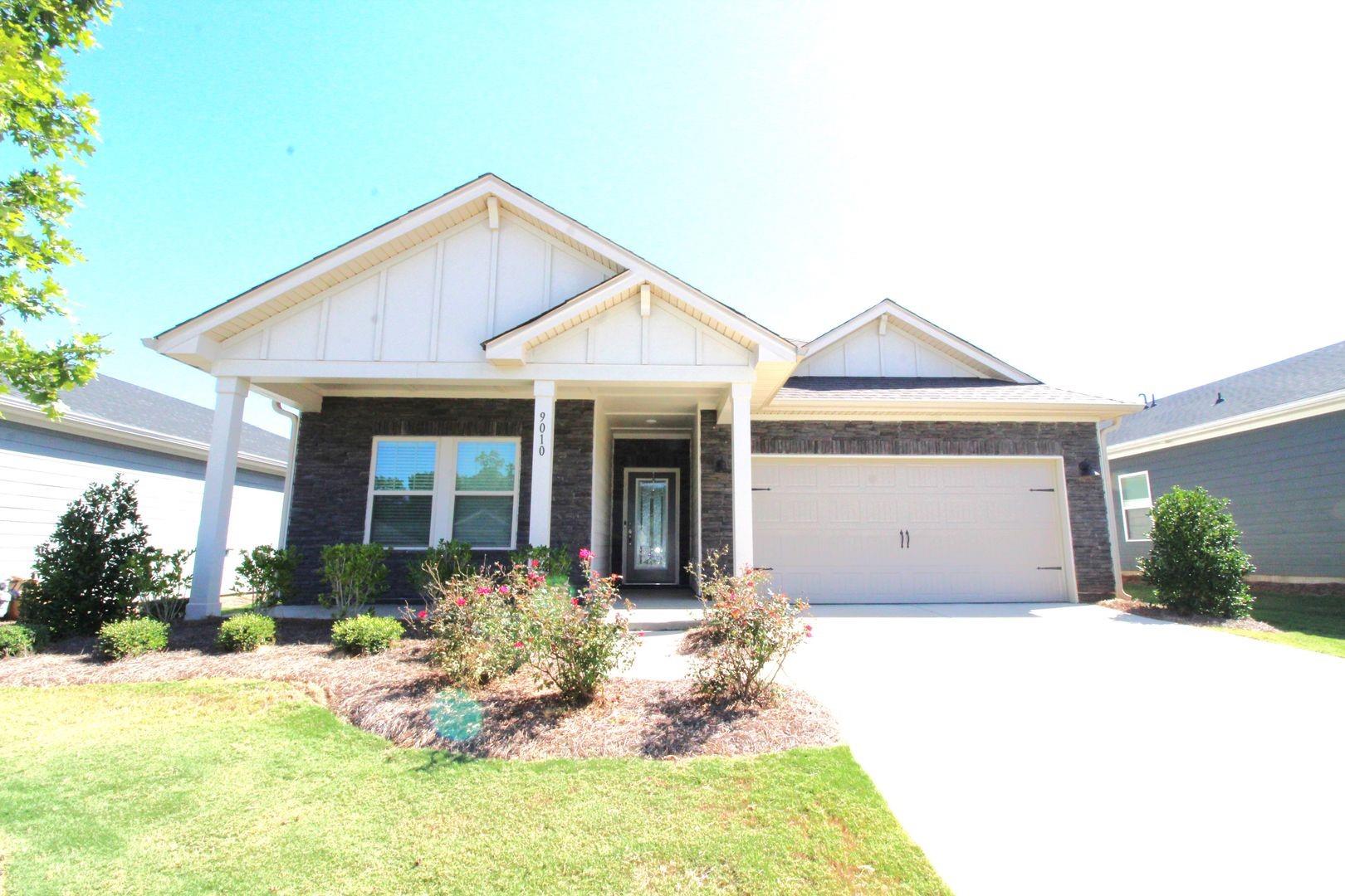 9010 Pennegrove Circle Property Photo 1